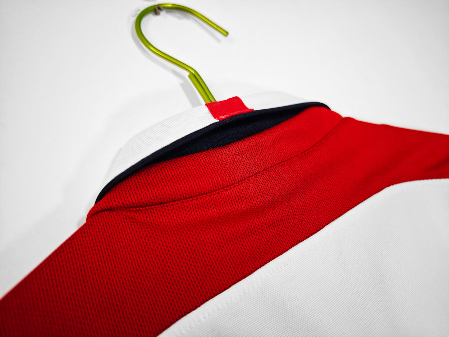 Camiseta Inglaterra Umbro Local 2001–2003 – Blanca con paneles rojos (Mundial 2002)