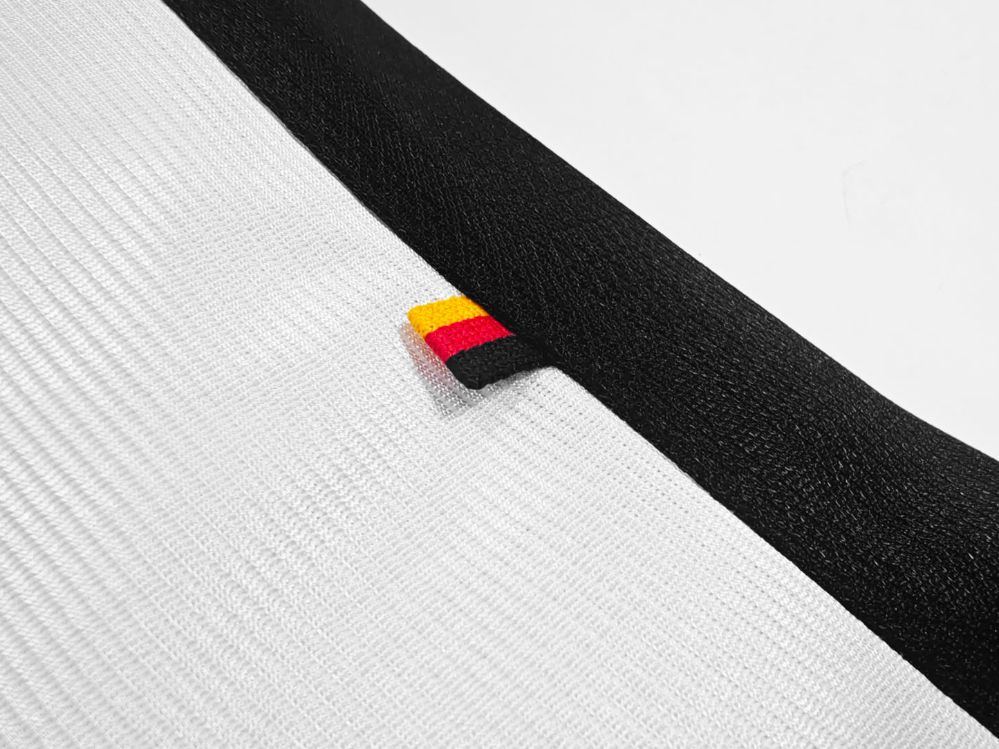 Camiseta Alemania adidas Local 2008/09 (Euro 2008) – Blanca con franja tricolor en el pecho – Climacool
