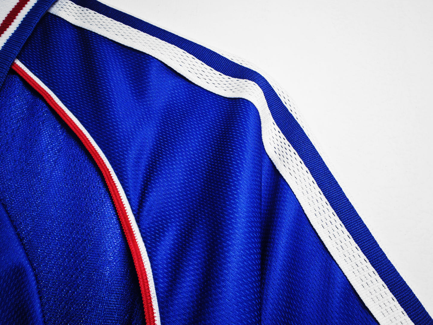 Camiseta Francia adidas Azul (FFF) — Retro 2002–04 | Era Zidane, Manga con 3 franjas