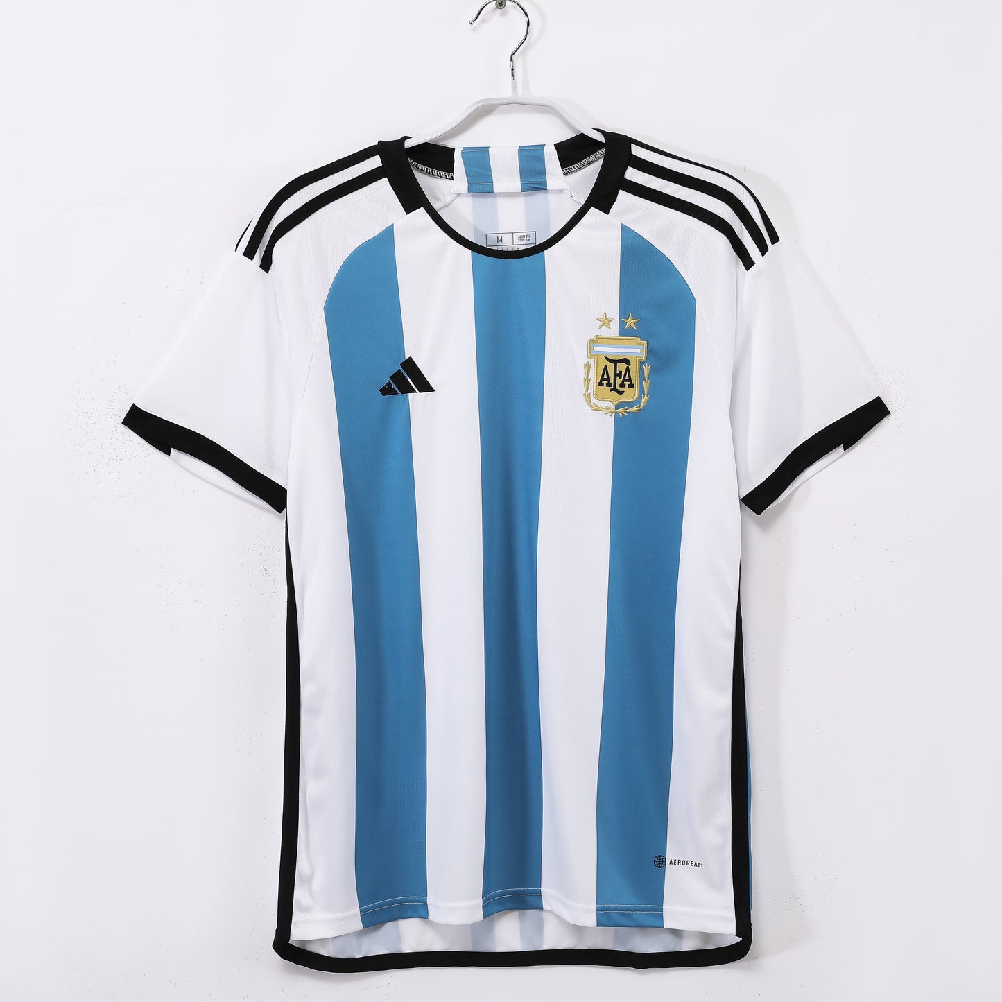 Camiseta Argentina adidas Local 2022 (Qatar) – Rayas Celeste/Blanco, 2 estrellas – AEROREADY