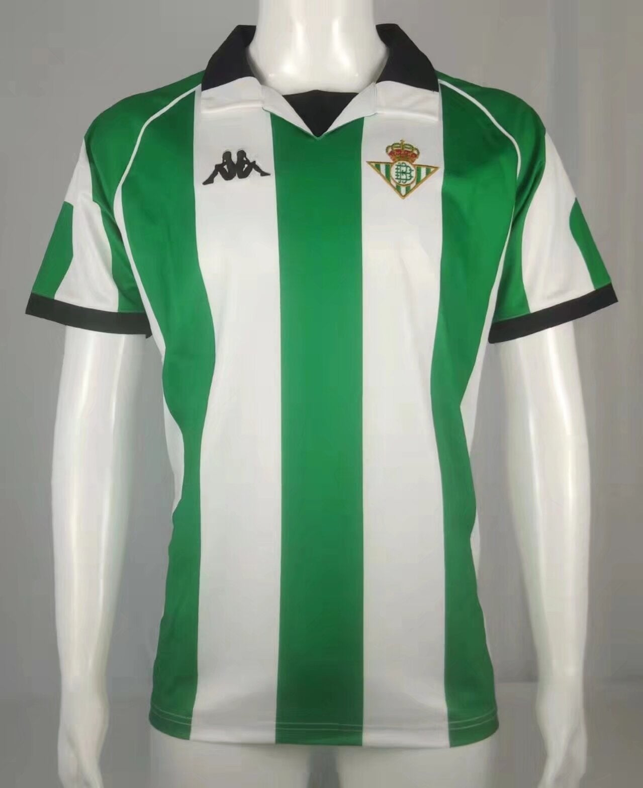 Real Betis 1995–97 — Camiseta home Kappa verde/blanca (cuello negro)