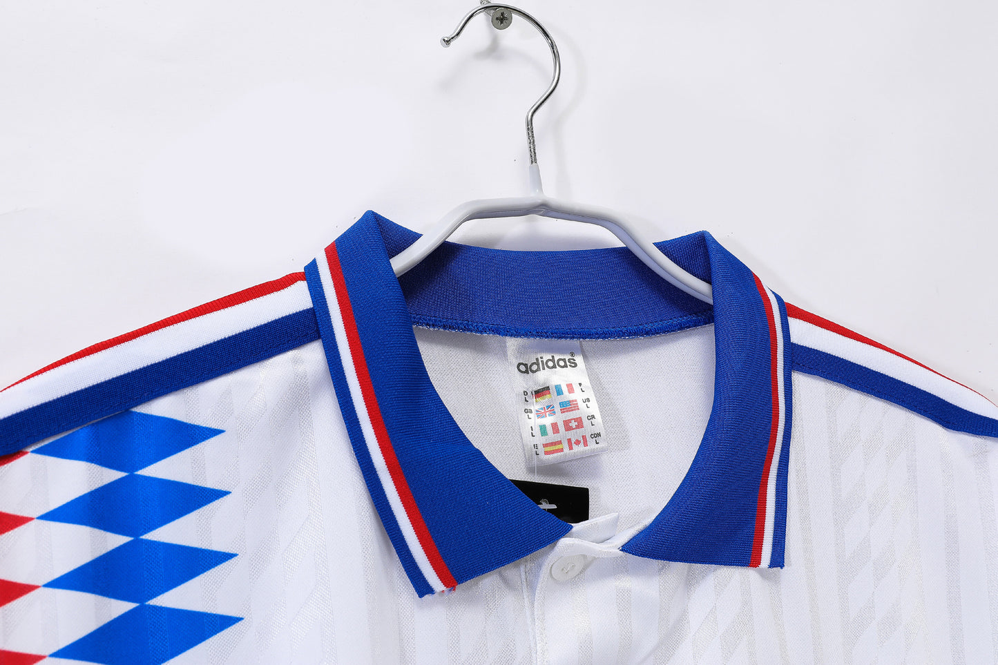 Camiseta Francia adidas Visitante 1992–1993 – Blanca con franja de triángulos tricolor