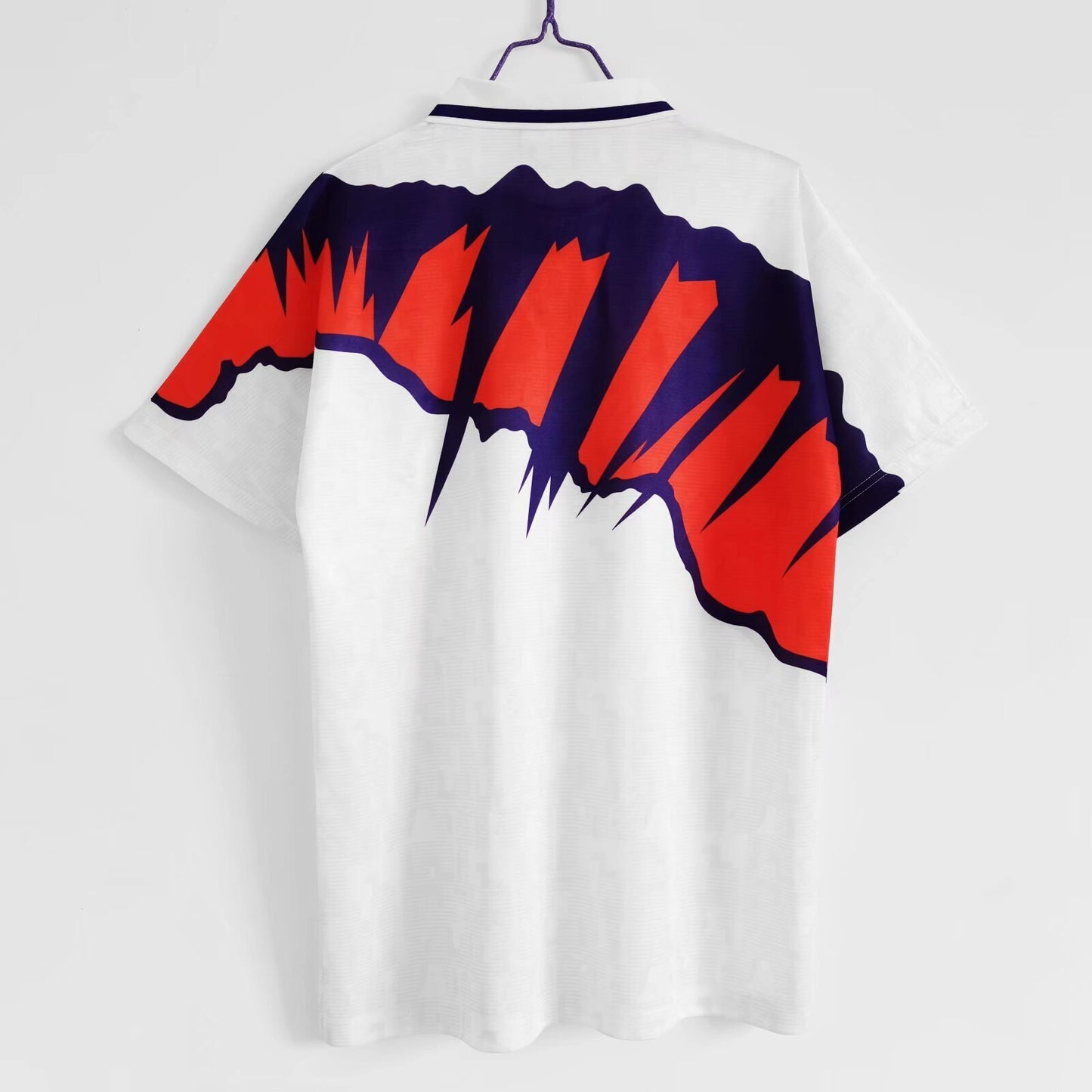 Camiseta Escocia Umbro Away 1991–1993 (Euro ’92 era) – Blanca con gráfico rojo/marino y cuello polo