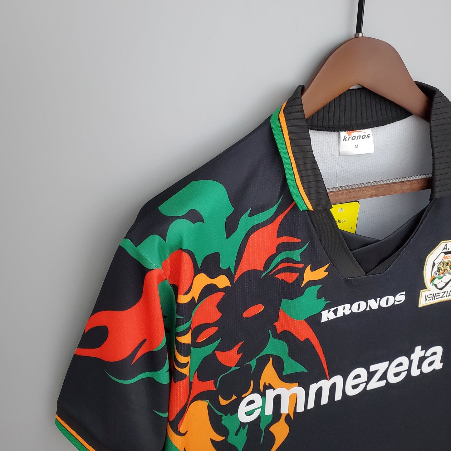 Venezia “León de San Marcos” 1997–99 — Camiseta home Kronos negra (emmezeta)