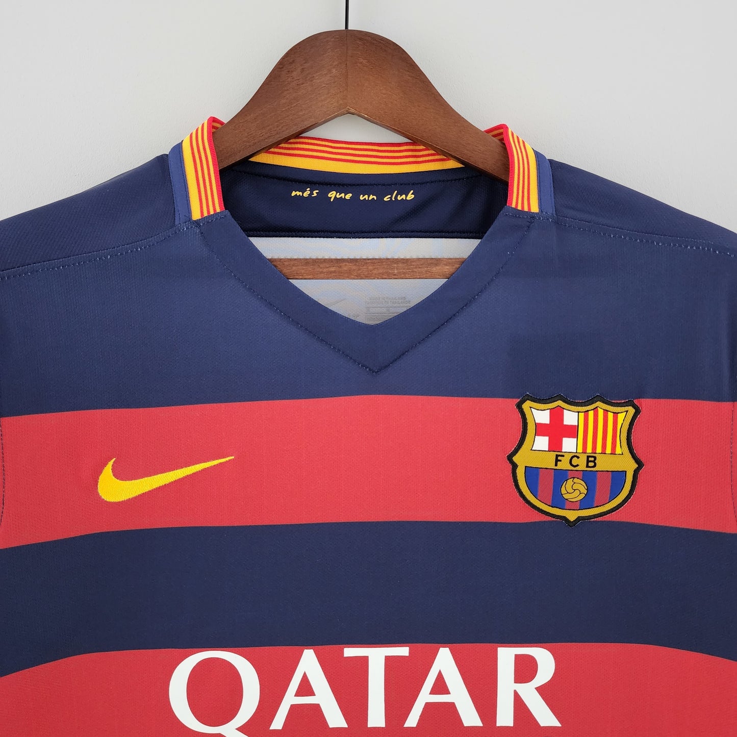 FC Barcelona Home 2015/16 – Nike “Qatar Airways” (hoops)