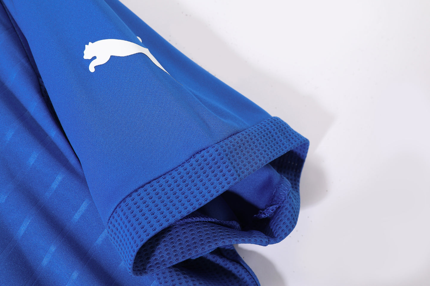 Camiseta Italia Puma Local 2012/13 (Euro 2012) – Azzurra con cuello blanco tricolor