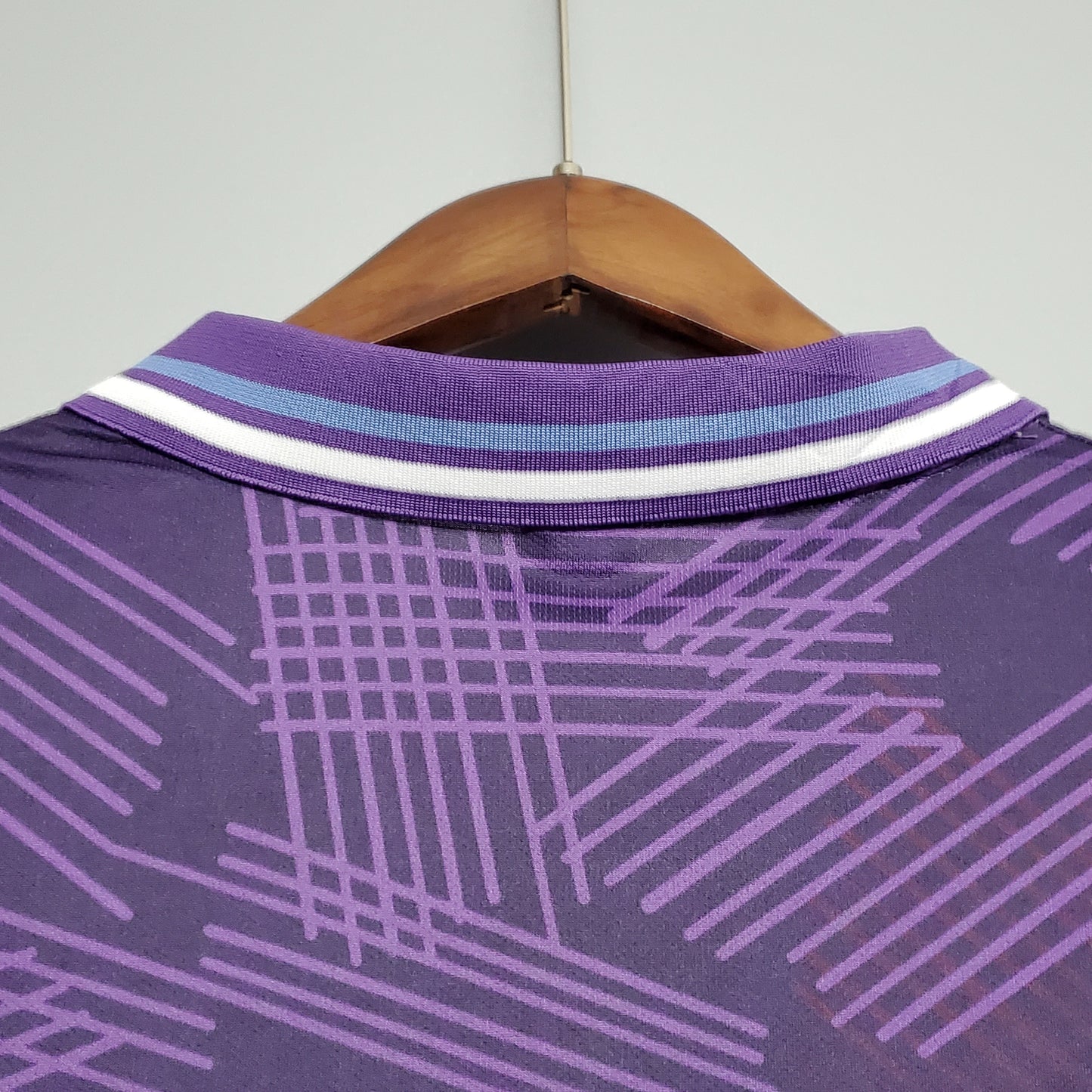 Fiorentina “7UP” 1992–93 — Camiseta home Lotto violeta (gráfico noventero)