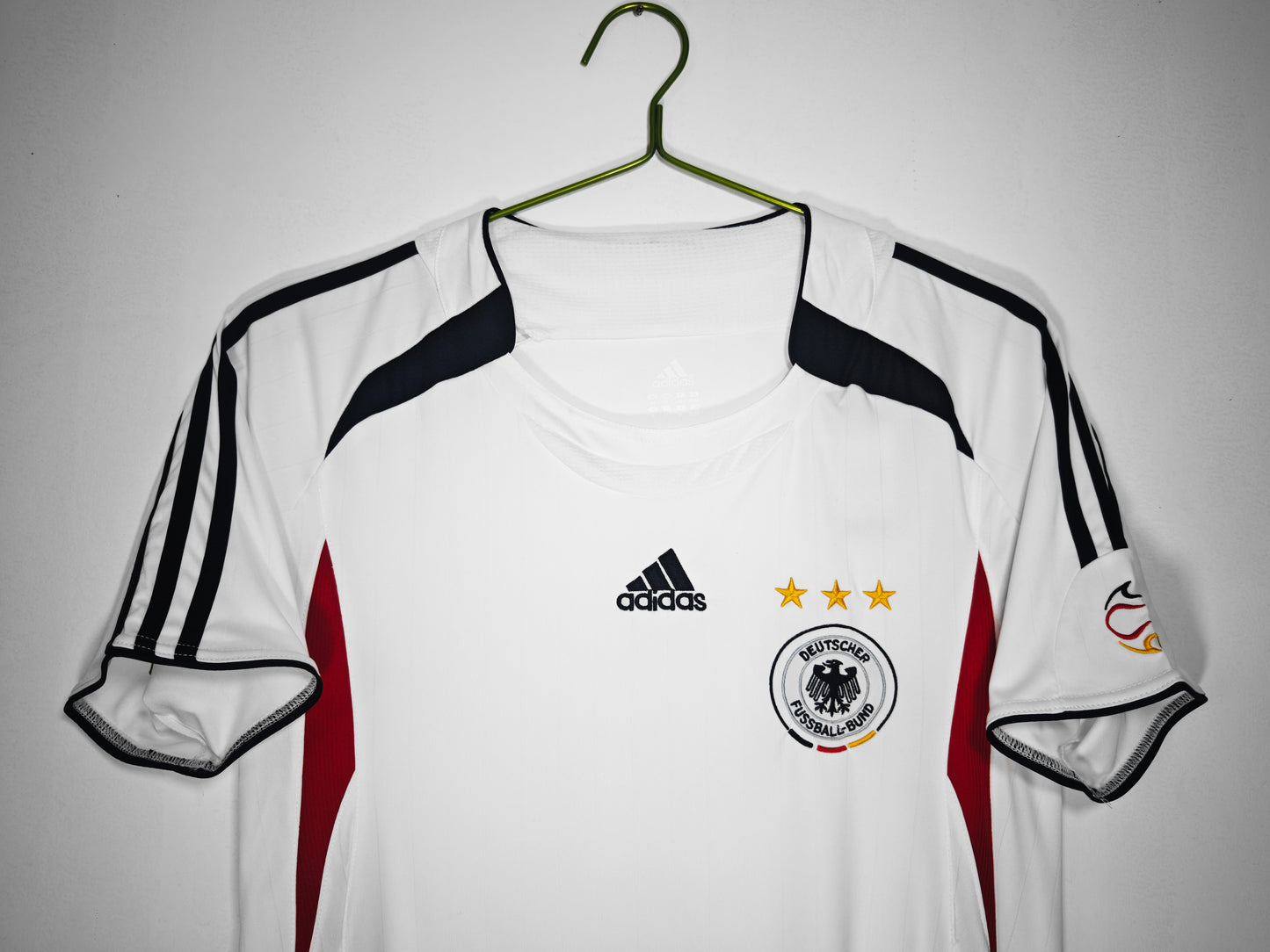 Camiseta Alemania adidas Local 2006/07 (Mundial 2006) – Blanca con detalles negro/rojo/amarillo – Climacool