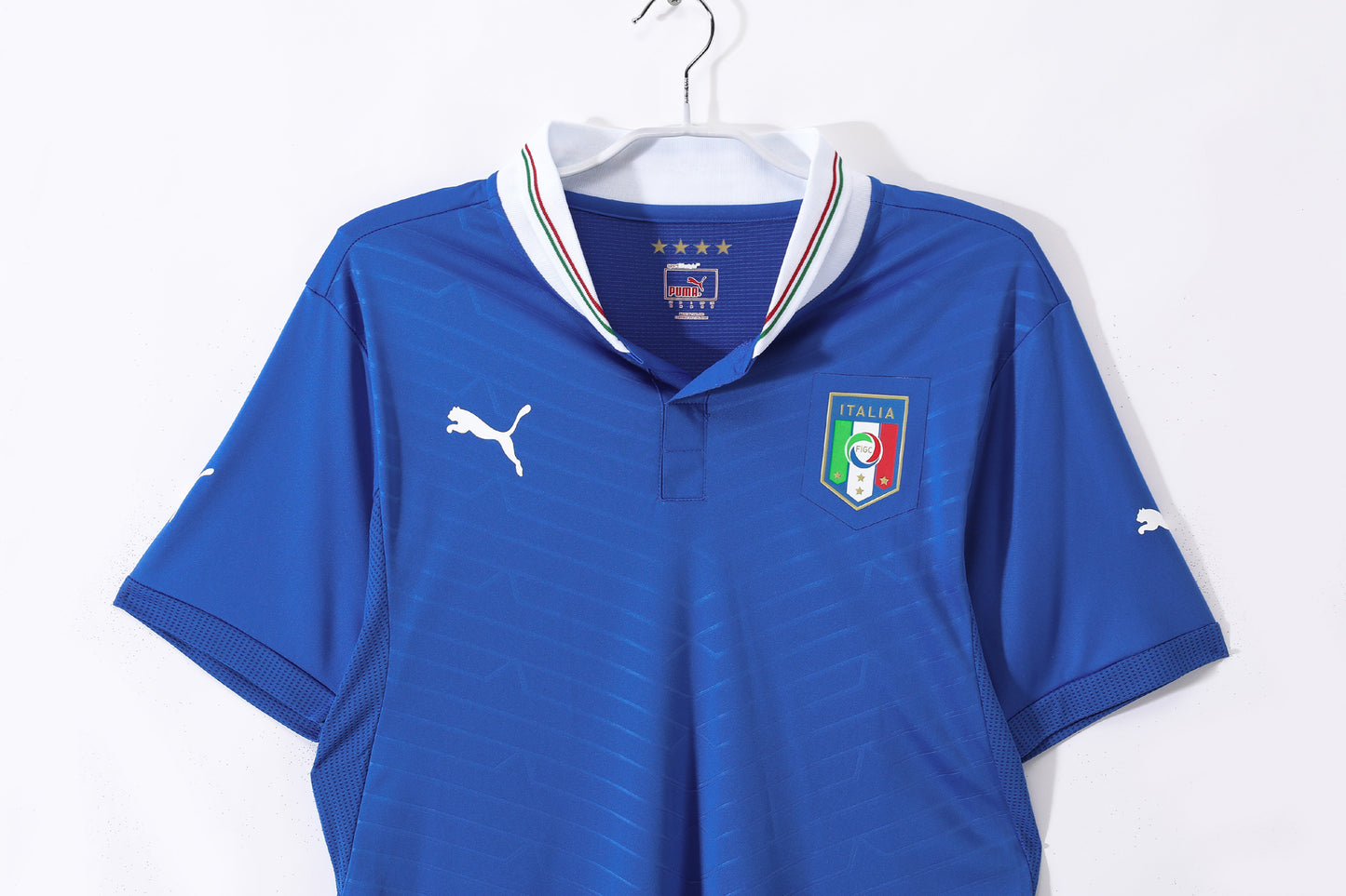 Camiseta Italia Puma Local 2012/13 (Euro 2012) – Azzurra con cuello blanco tricolor