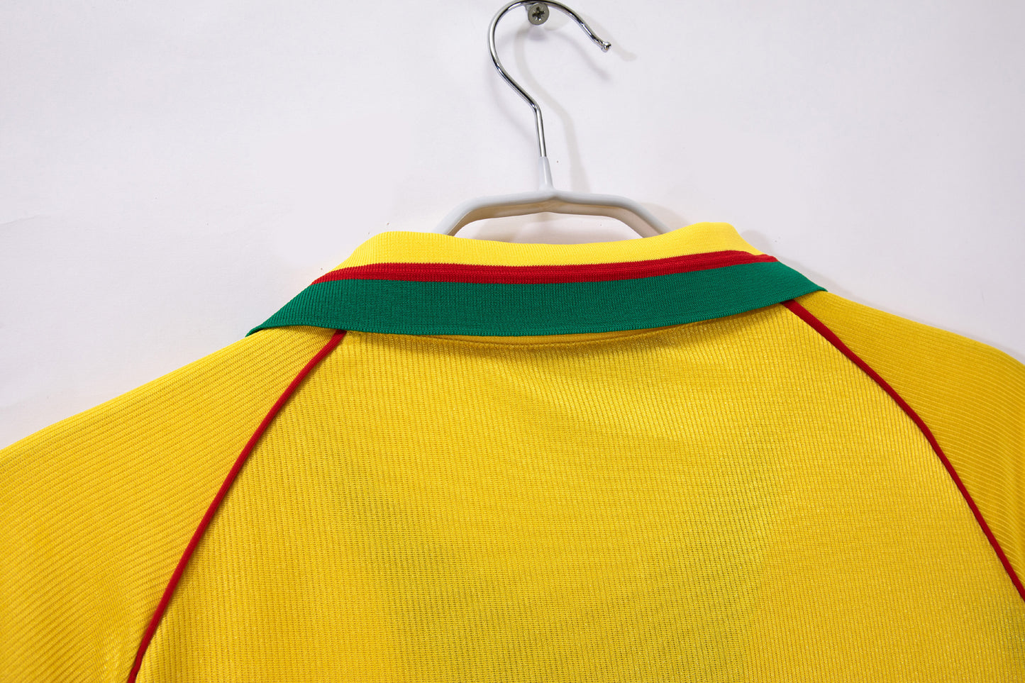 Camiseta Camerún Puma Visitante 2002–2004 – Amarilla/Verde – Leones Indomables