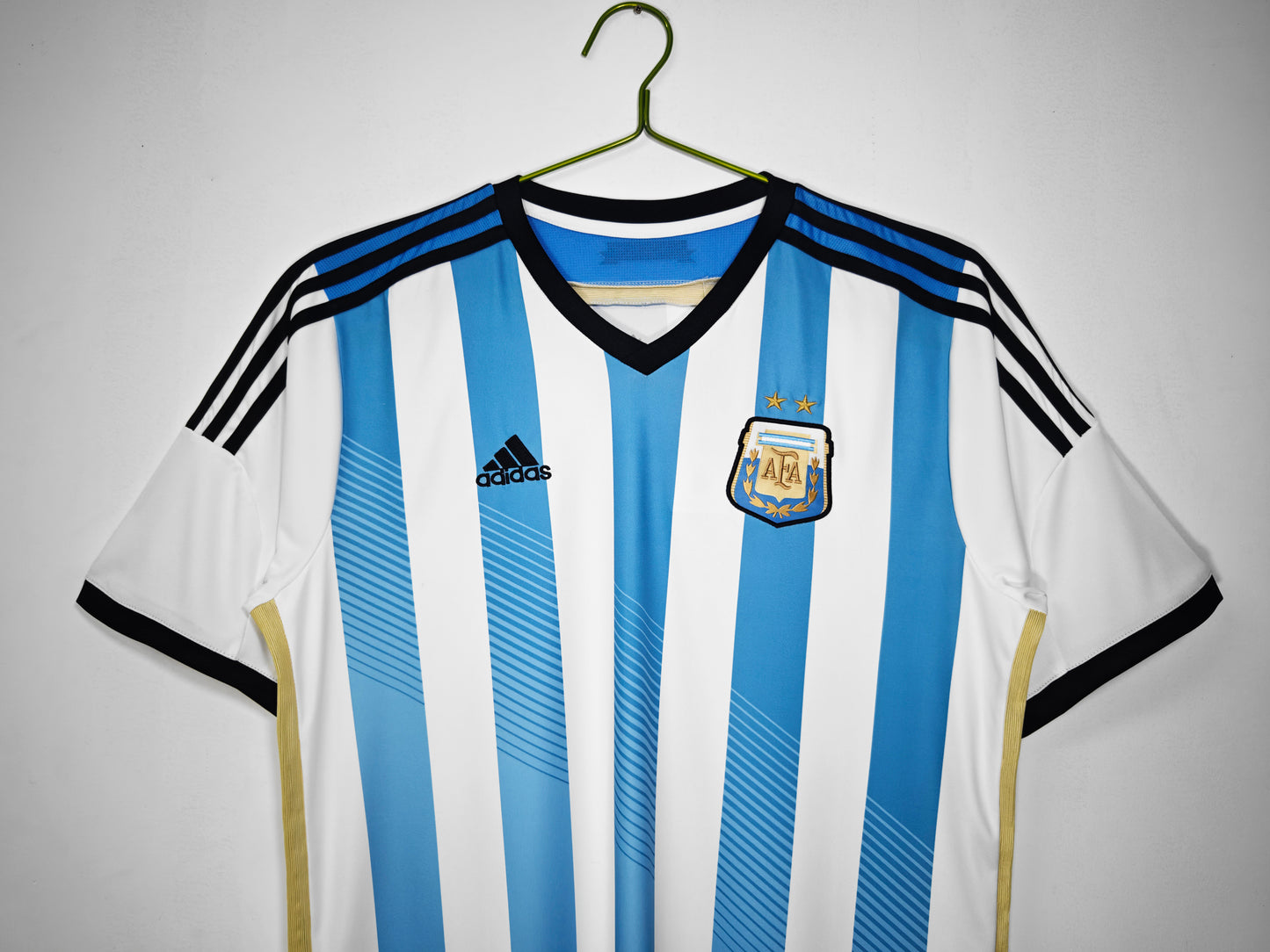 Camiseta Argentina adidas Local 2014/15 (Brasil 2014) – Rayas celeste/blanco con detalles dorados – Climacool