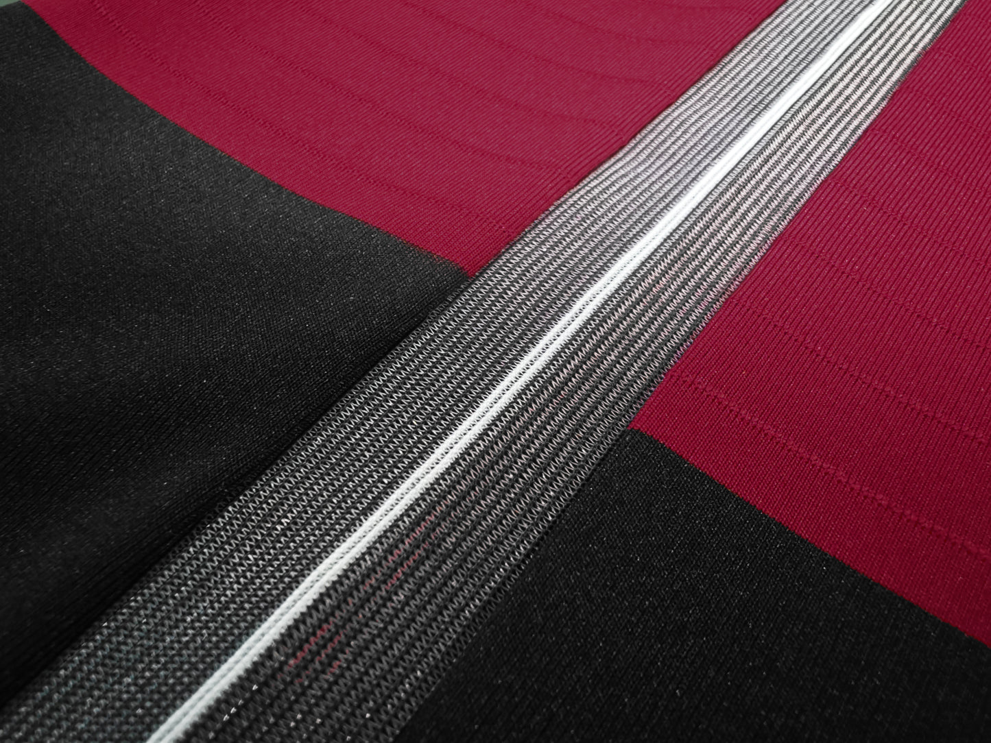 Camiseta Alemania adidas Away 2014/15 (Brasil 2014) – Negra con franjas rojas, cuello henley – Climacool