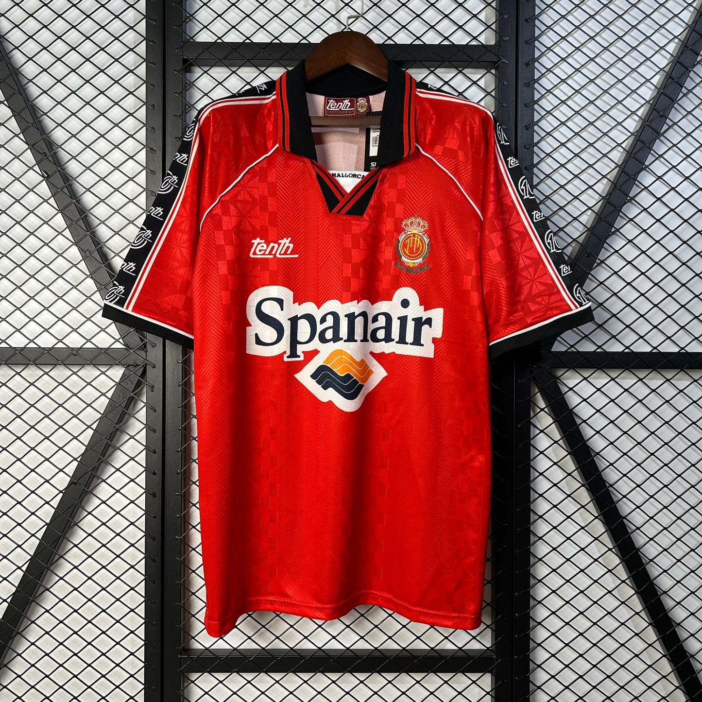 RCD Mallorca “Spanair” 1996–98 — Camiseta home Tenth roja (cinta en mangas)
