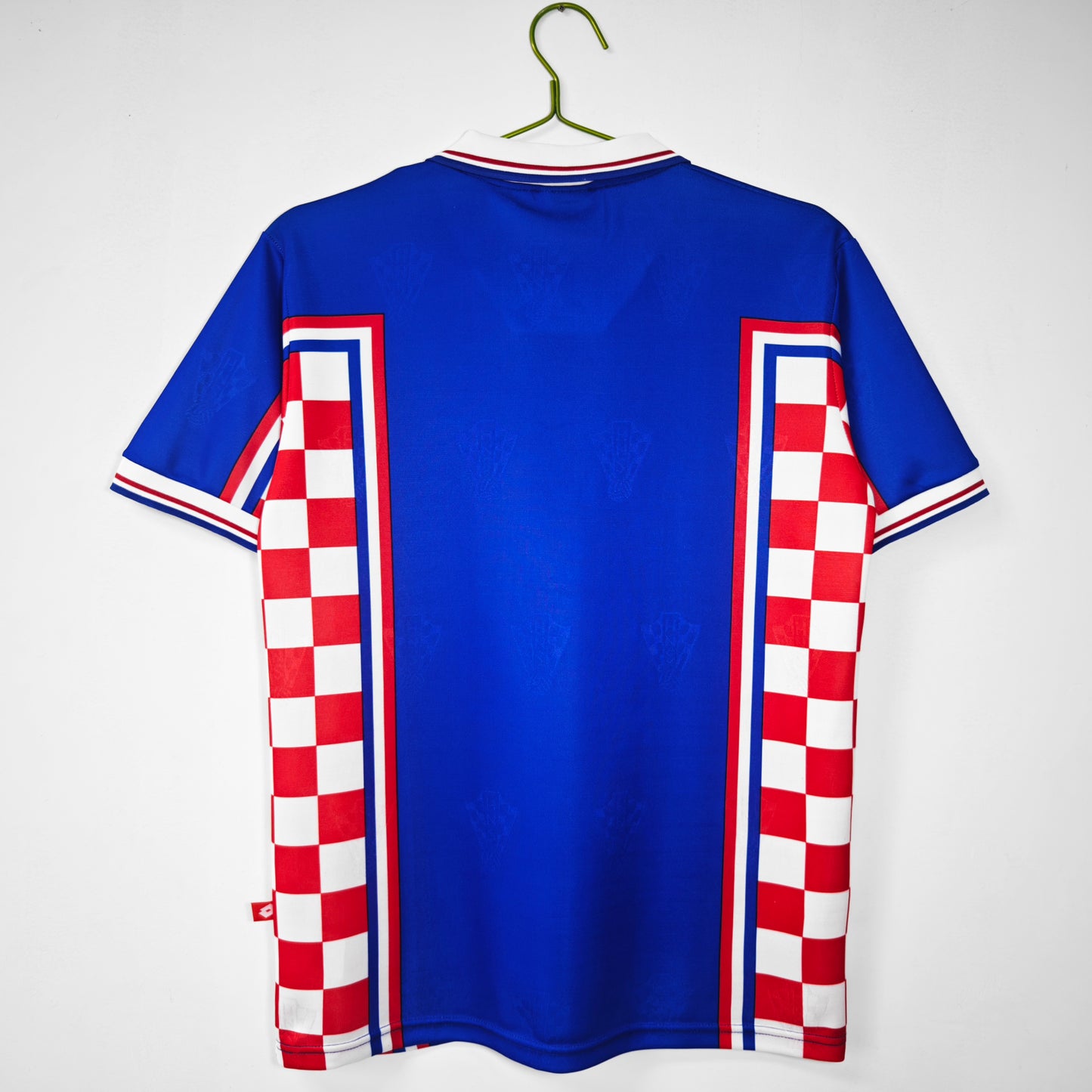 Camiseta Croacia Lotto Away 1998 – Azul con damero lateral (Francia ’98, era Šuker/Boban)