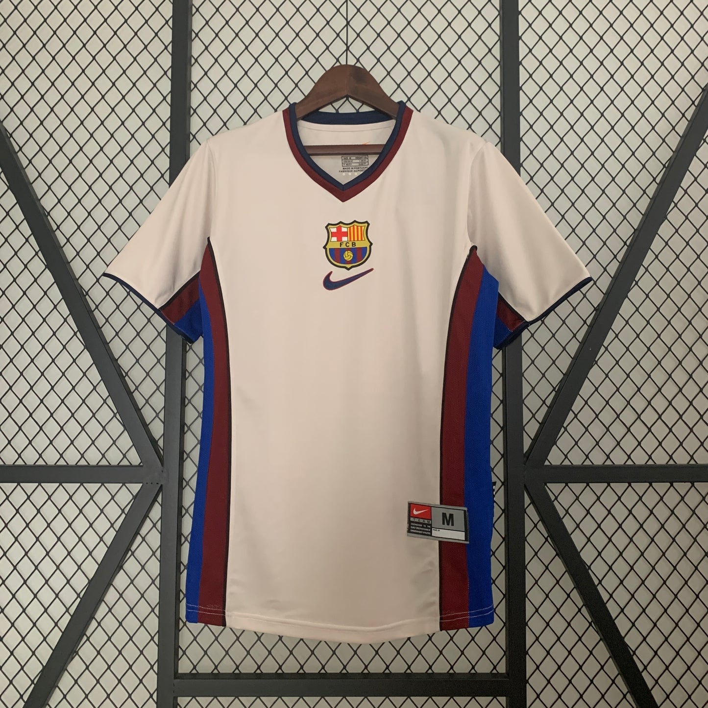 FC Barcelona 2001–02 — Camiseta away Nike blanca/crema (paneles blaugrana)
