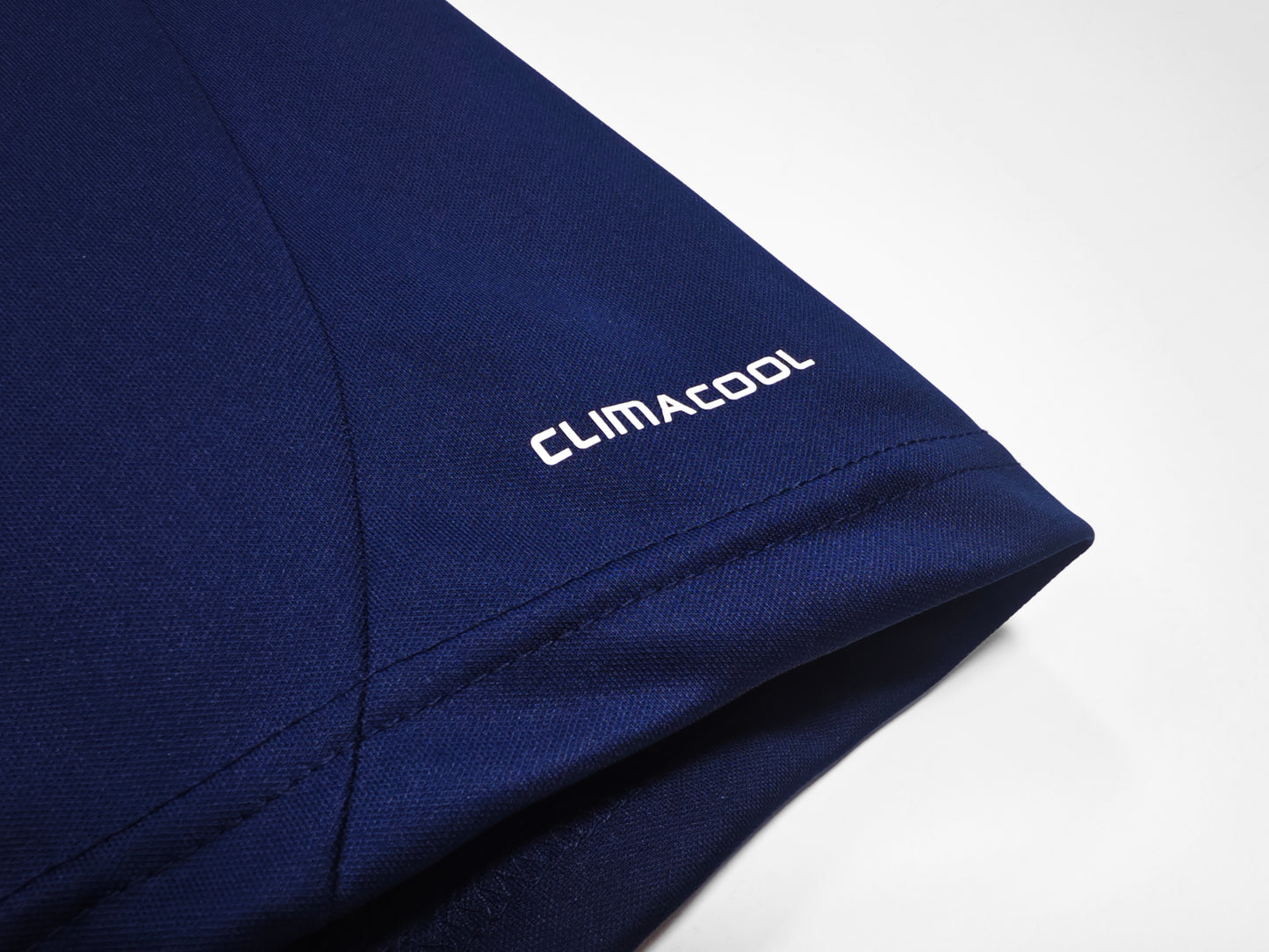 Camiseta Escocia adidas Local 2009–2011 – Azul marino con cuello blanco y “St. Andrew’s Cross” (Climacool)