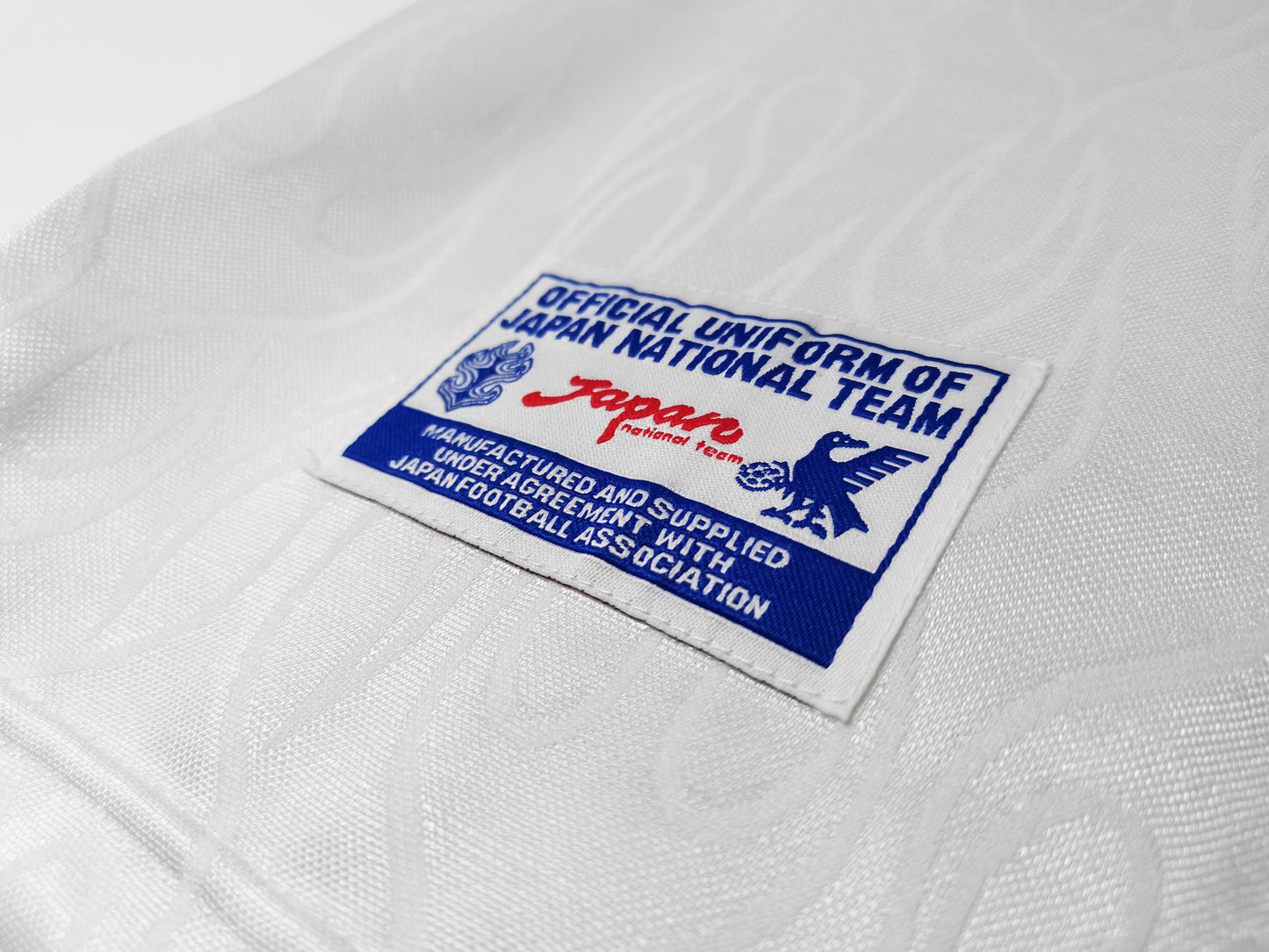 Japón 1997/98 Away Asics — “Flames” Blanca | Francia 98, debut mundialista