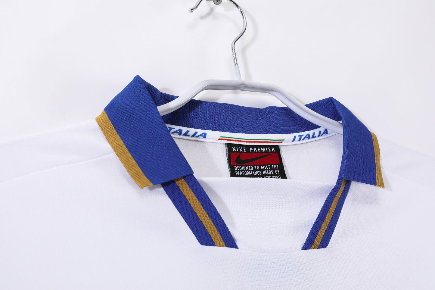 Camiseta Italia Nike Away 1998 – Centenario FIGC (Francia ’98) con parches