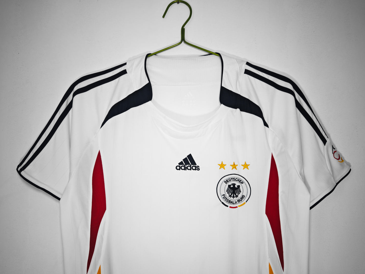 Camiseta Alemania adidas Local 2006/07 (Mundial 2006) – Blanca con detalles negro/rojo/amarillo – Climacool