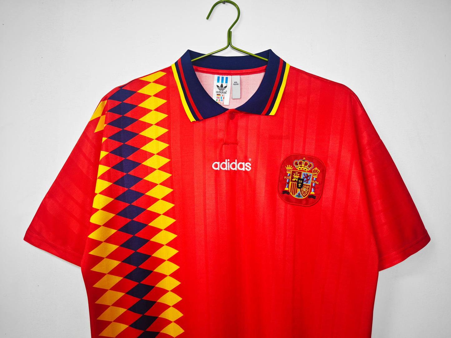 Camiseta España adidas Home 1994–1996 (USA ’94) | Roja con franja de rombos y cuello polo
