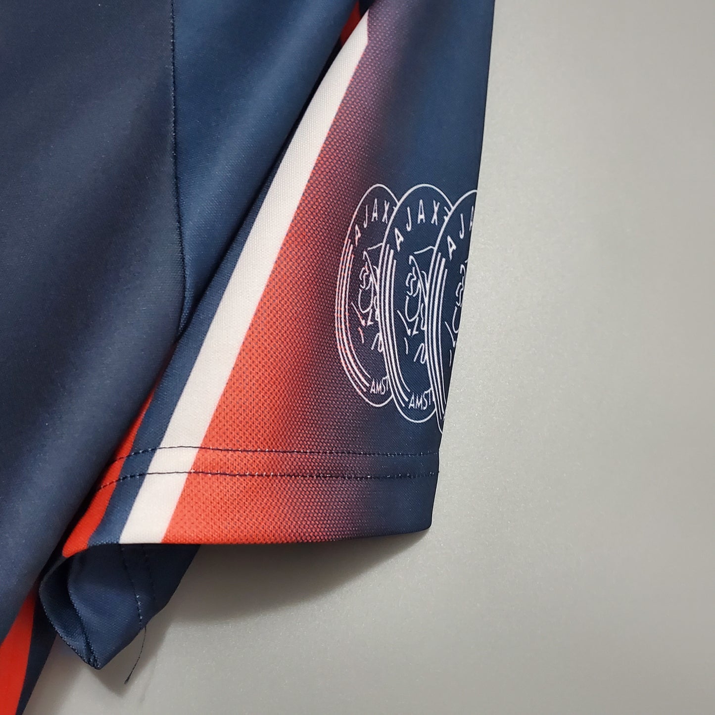 Ajax 1998–99 Away “ABN•AMRO” — Umbro azul marino (School of Excellence)