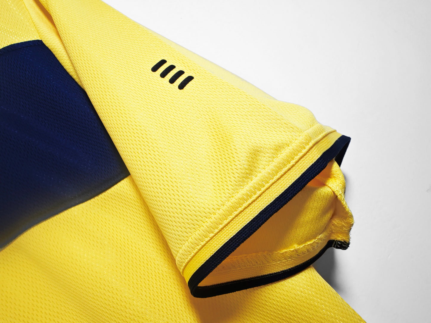 Camiseta Escocia Fila Visitante 2002–2003 – Amarilla con banda azul marino