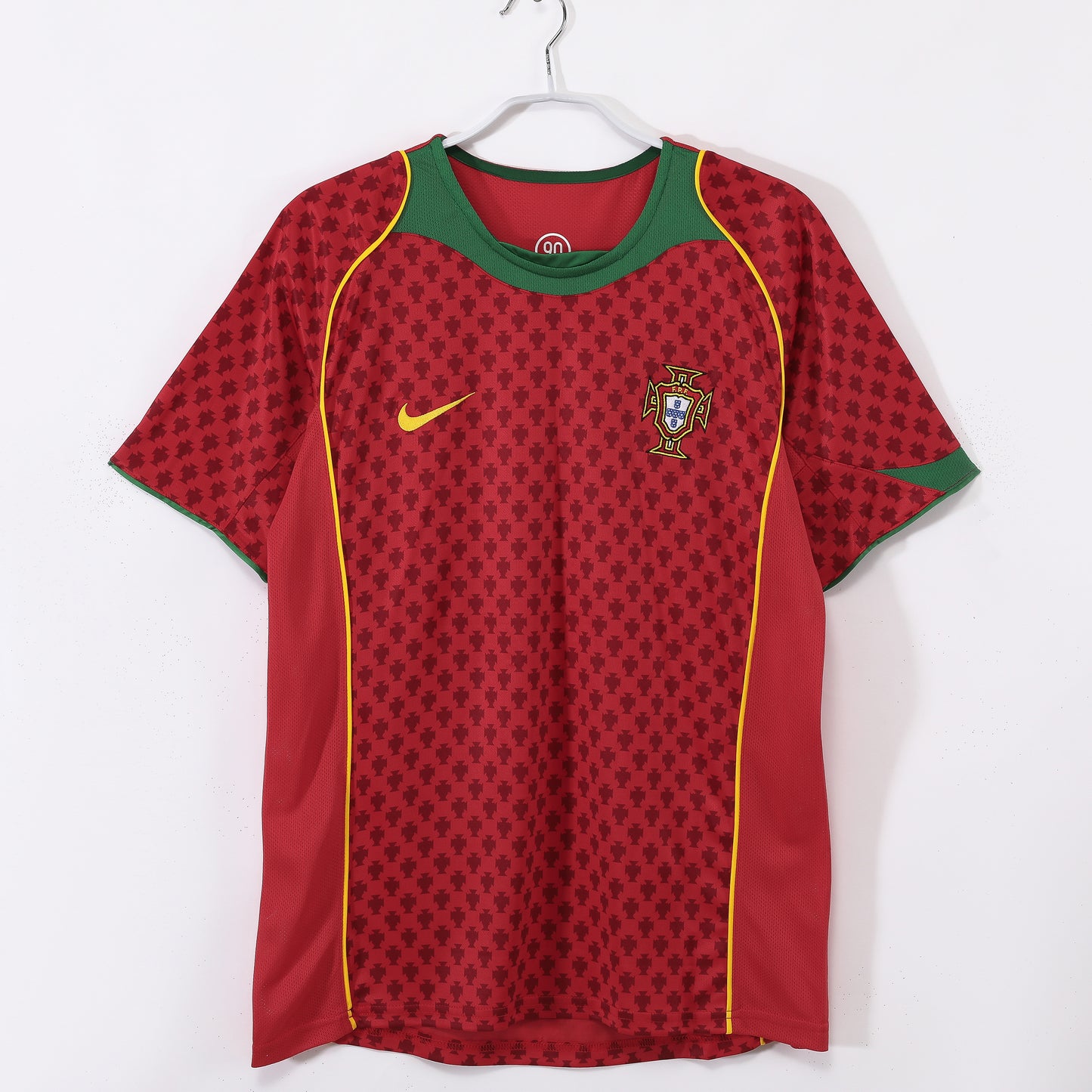 Camiseta Portugal Nike Home 2004–2006 (Total 90) – Roja con cuello verde (Dri-FIT)