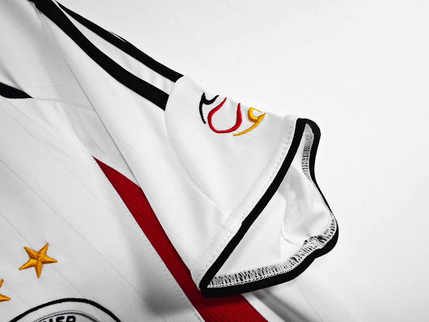 Camiseta Alemania adidas Local 2006/07 (Mundial 2006) – Blanca con detalles negro/rojo/amarillo – Climacool