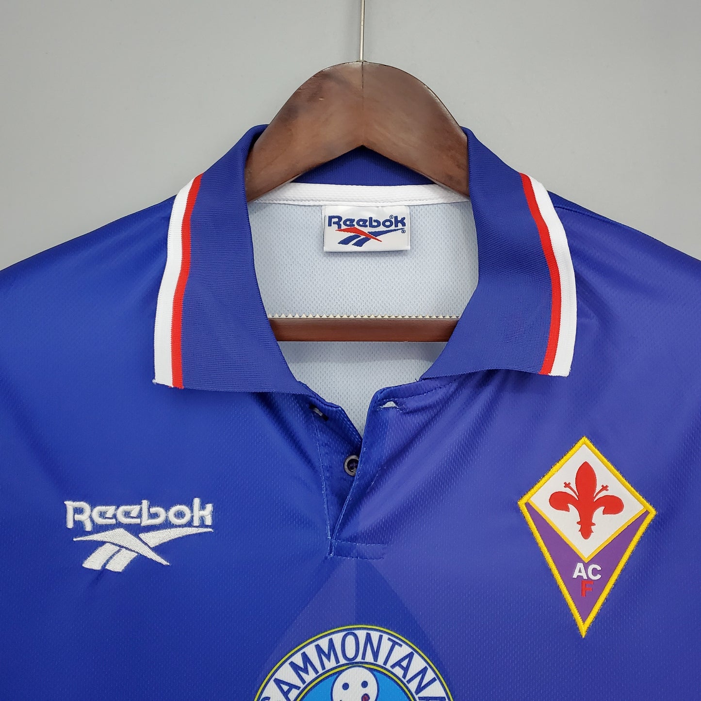 ACF Fiorentina “Sammontana” 1995–96 — Camiseta home Reebok violeta (giglio watermark)