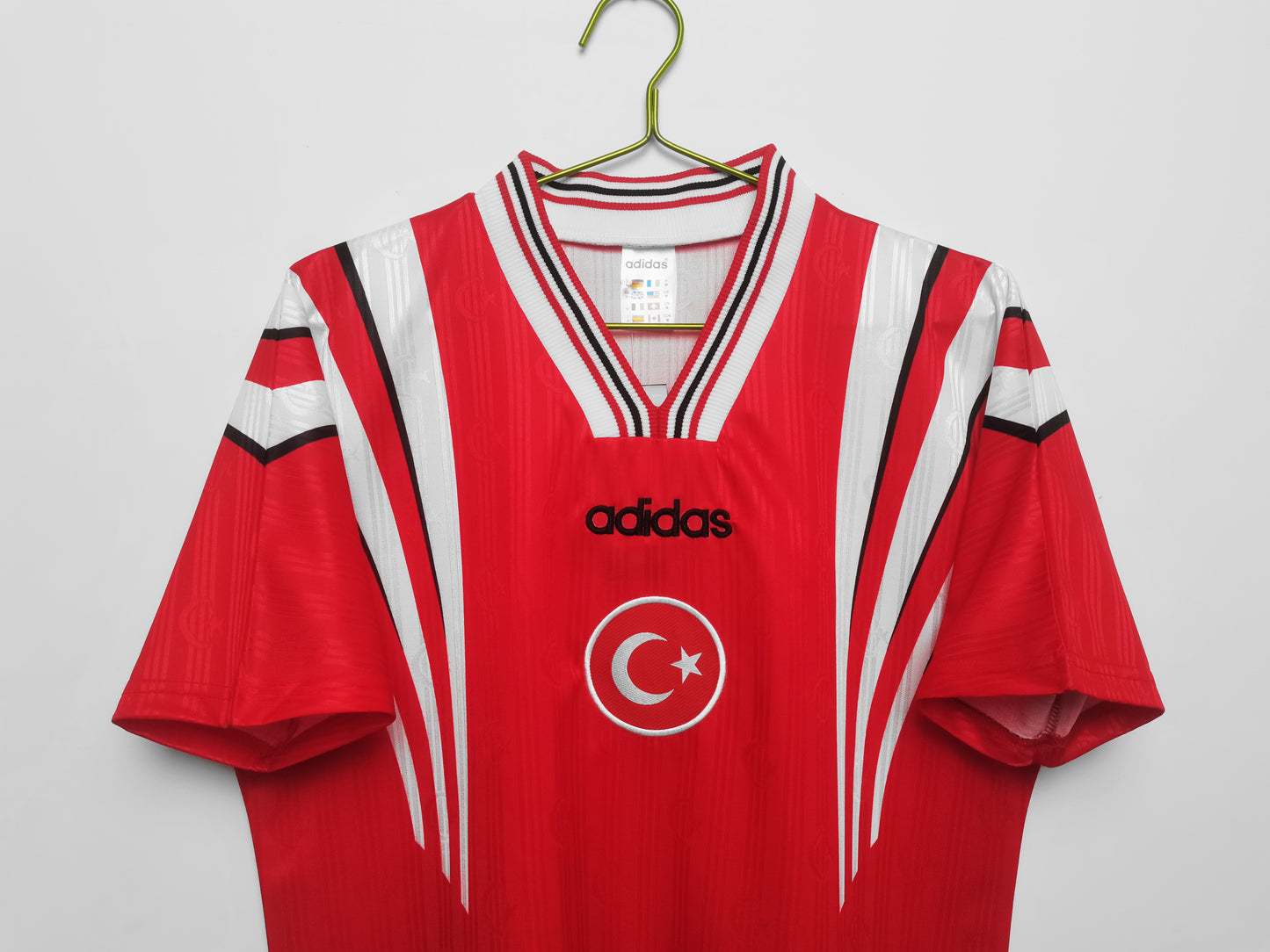 Turquía TFF adidas — Home rojo | Estilo mediados 90s, era Euro ’96 (Hakan Şükür & Rüştü)