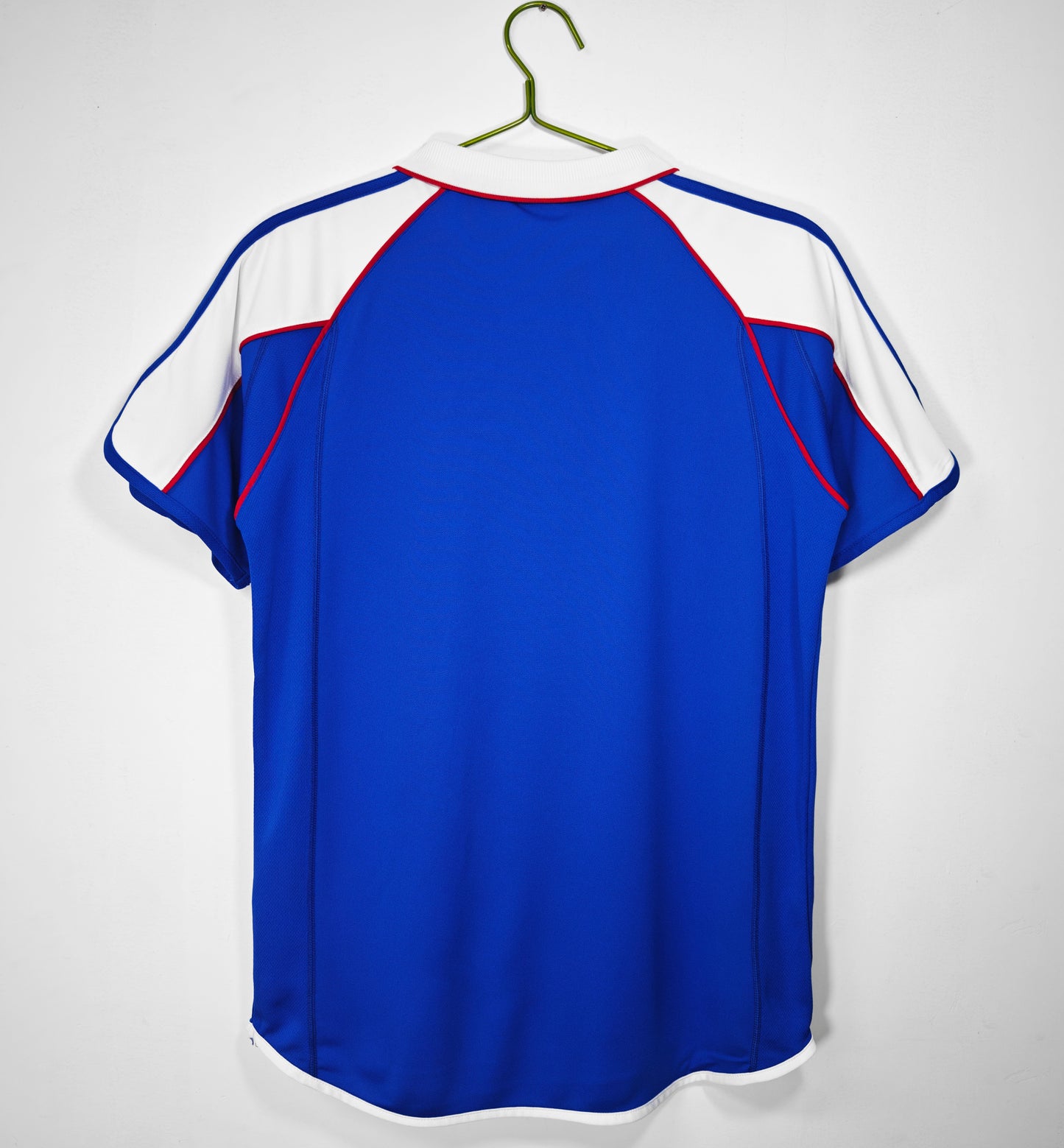 Camiseta Japón adidas Local 2002/03 (Mundial 2002) – Azul con hombros blancos y cuello polo