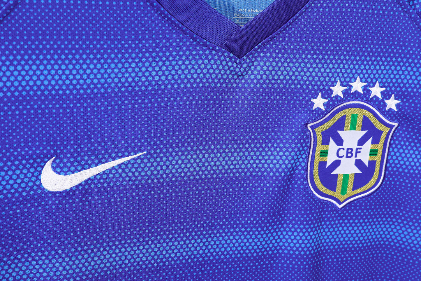 Camiseta Brasil Nike Away 2016–2017 – Azul con franjas de micro-puntos (Dri-FIT)