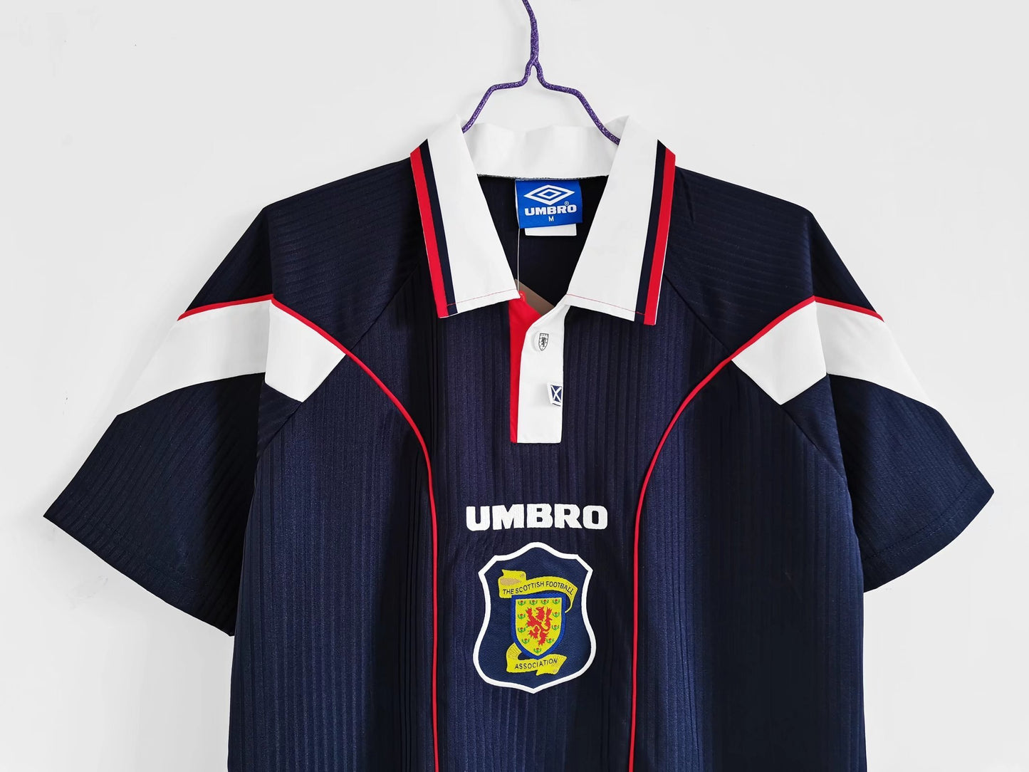 Camiseta Escocia 1999-01 Home Azul Marino – Umbro (play-off vs. Inglaterra, Collins & Hutchison)