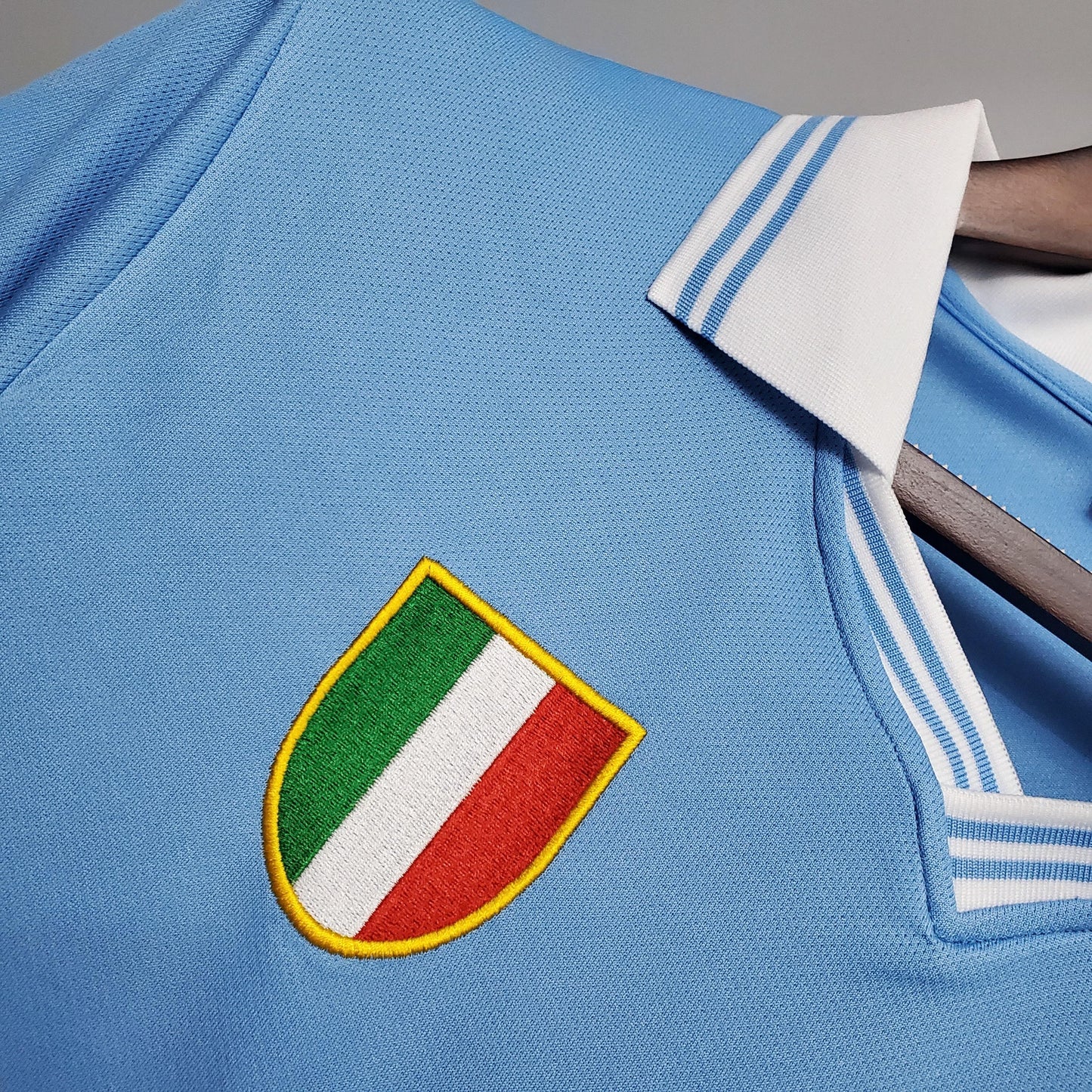 SSC Napoli “Buitoni” Scudetto 1987–88 — Camiseta home celeste (cuello blanco)