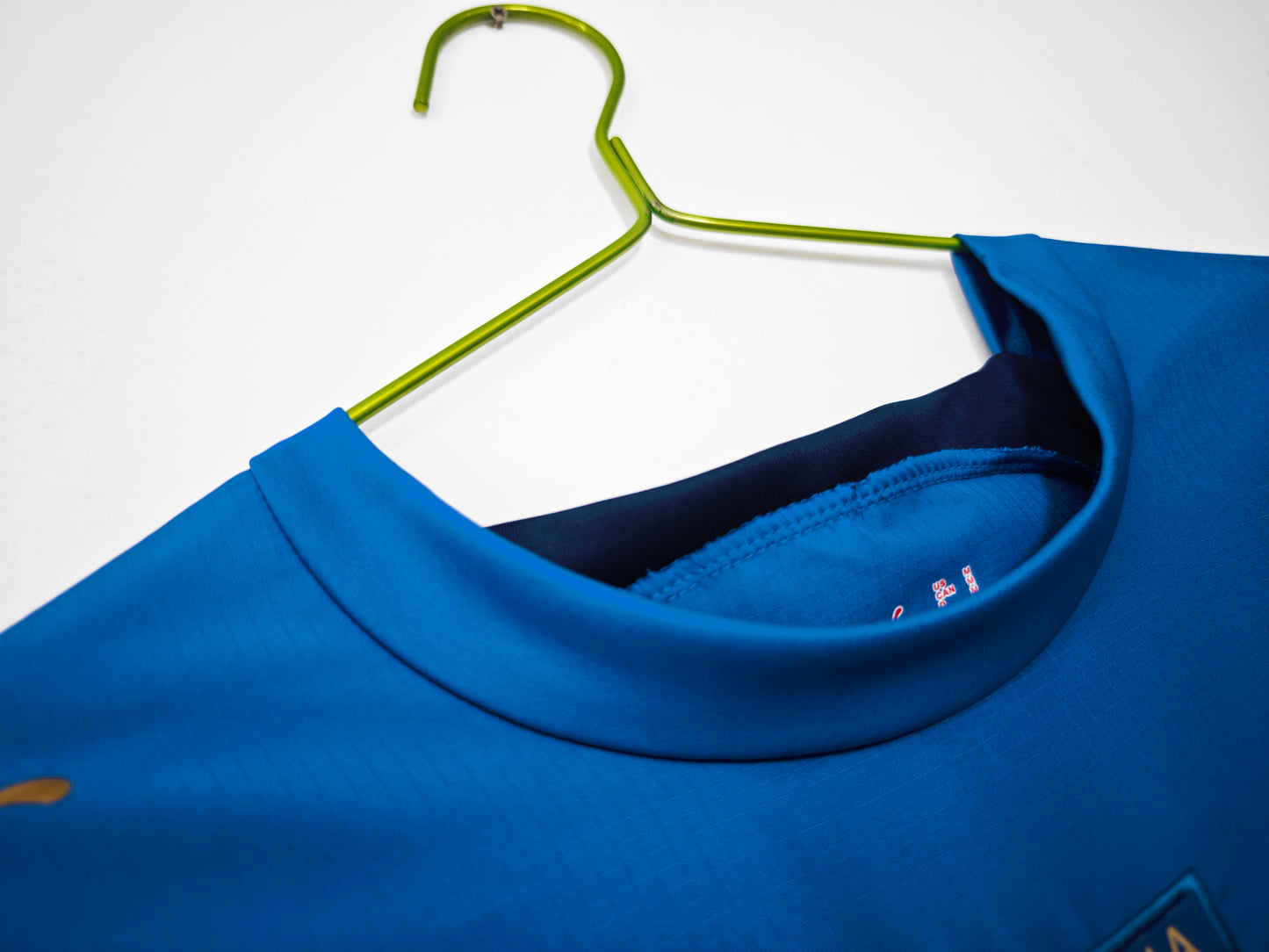 Camiseta Italia Puma Local 2003–2004 (Euro 2004) – Azzurra con logos dorados