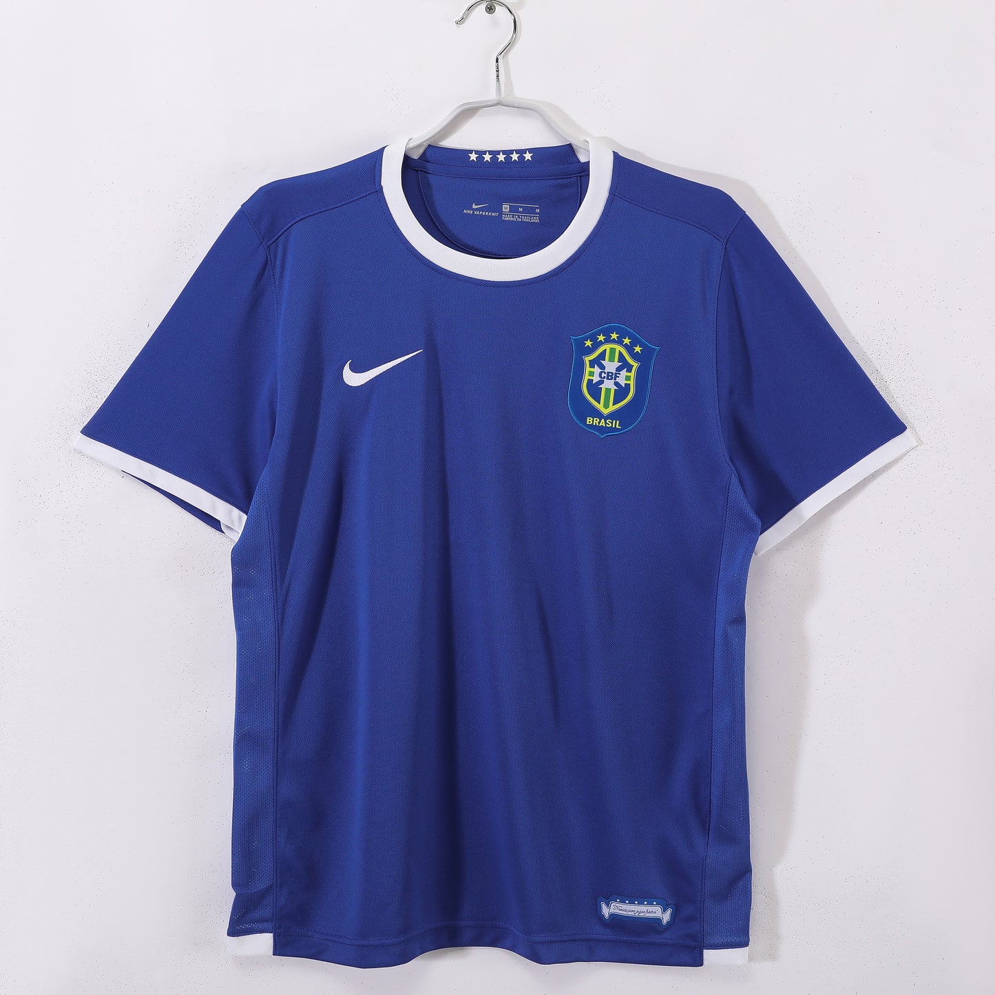 Camiseta Brasil Nike Visitante 2006–2007 – Azul con vivos blancos (Dri-FIT)
