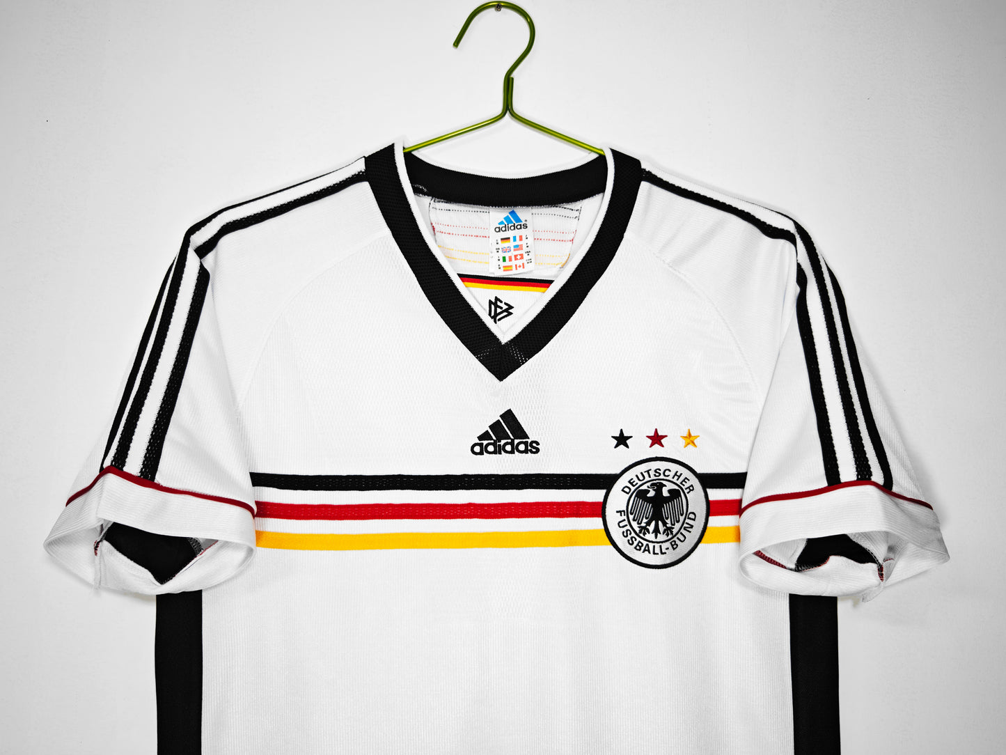 Camiseta Alemania adidas Local 2008/09 (Euro 2008) – Blanca con franja tricolor en el pecho – Climacool