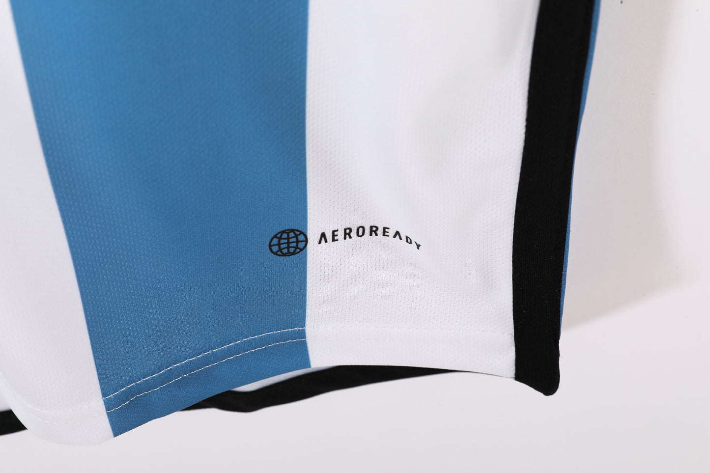 Camiseta Argentina adidas Local 2022 (Qatar) – Rayas Celeste/Blanco, 2 estrellas – AEROREADY