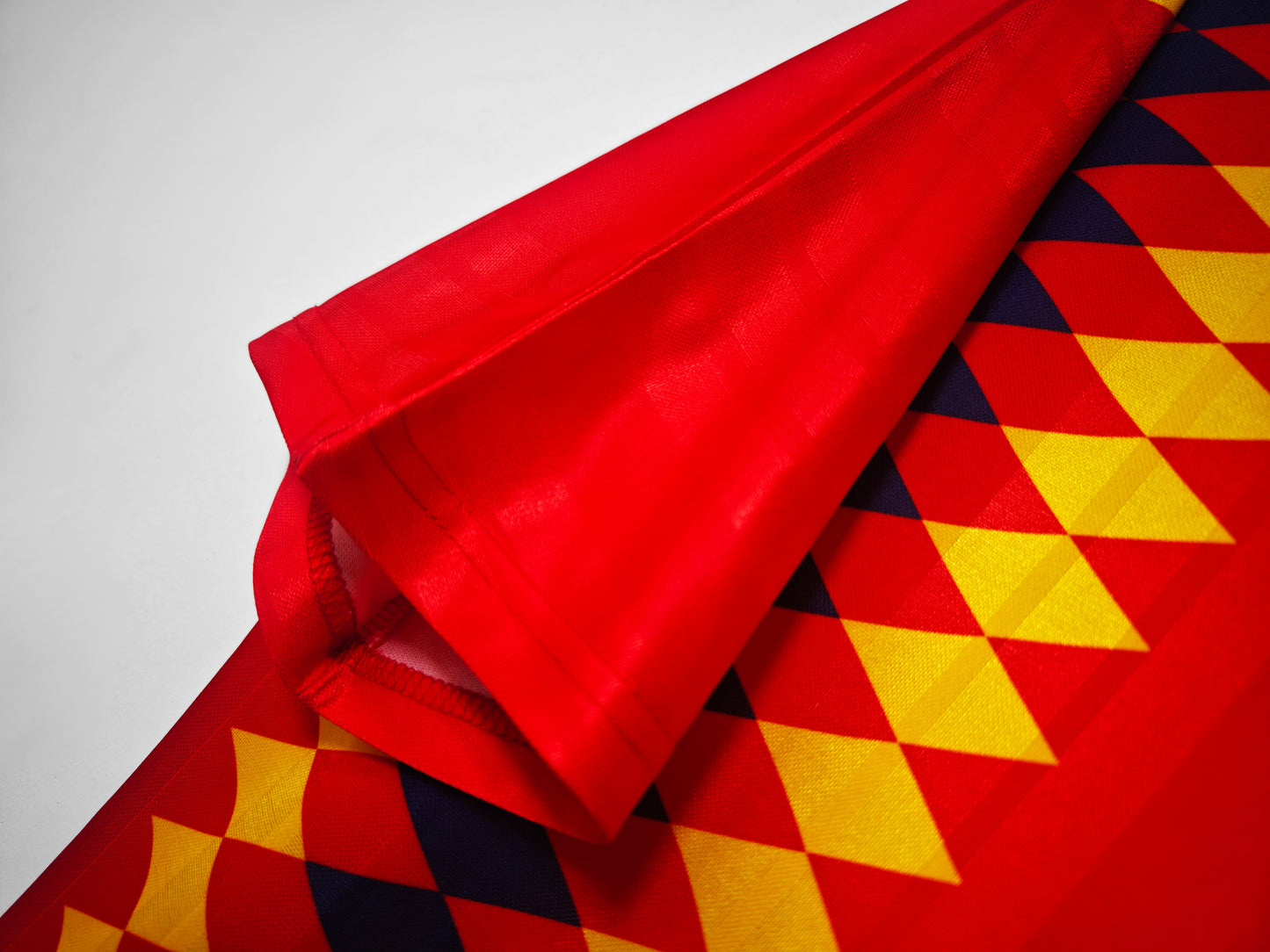 Camiseta España adidas Home 1994–1996 (USA ’94) | Roja con franja de rombos y cuello polo