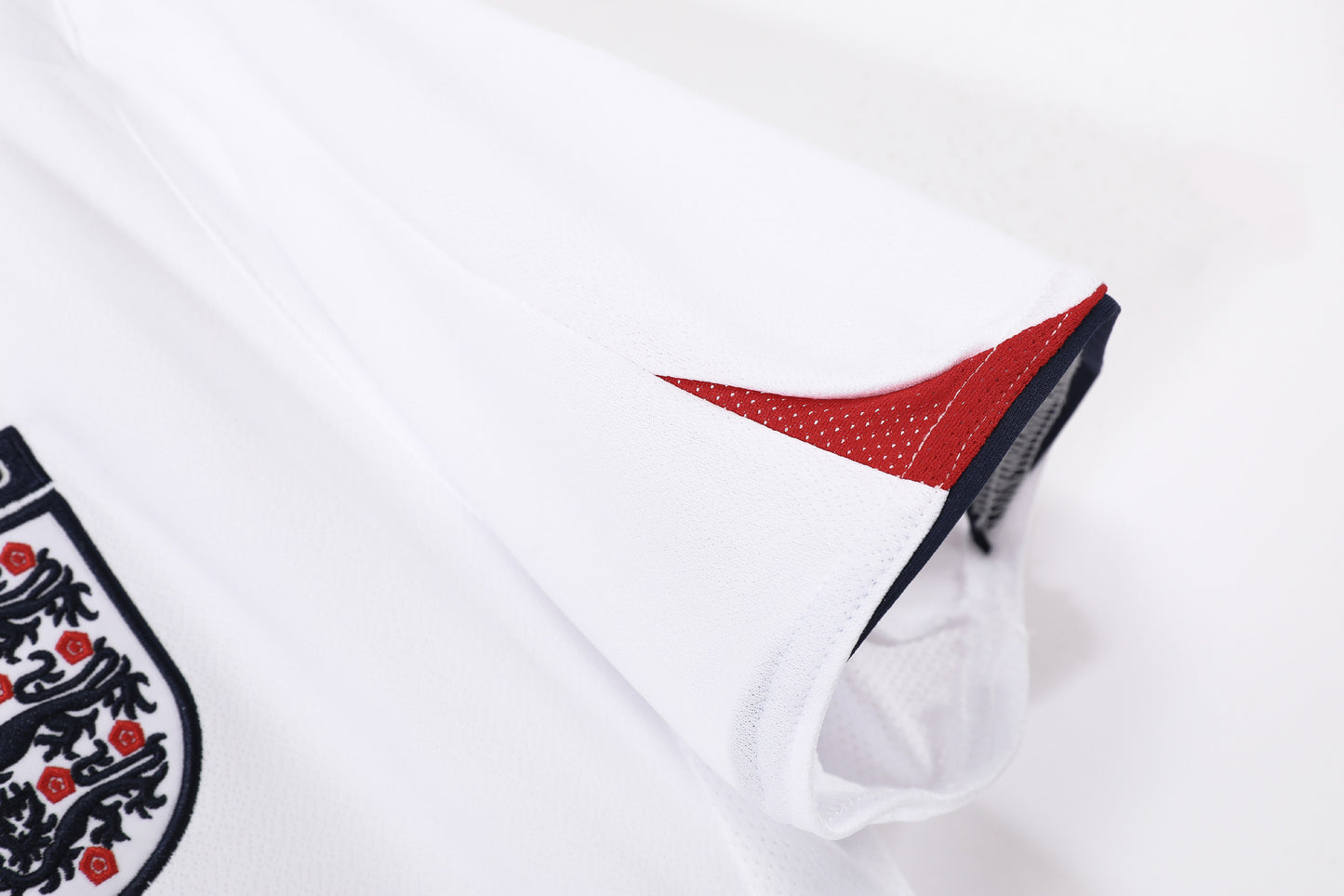 Camiseta Inglaterra Umbro Local 2006–2008 – Blanca con cruz roja (Mundial 2006)