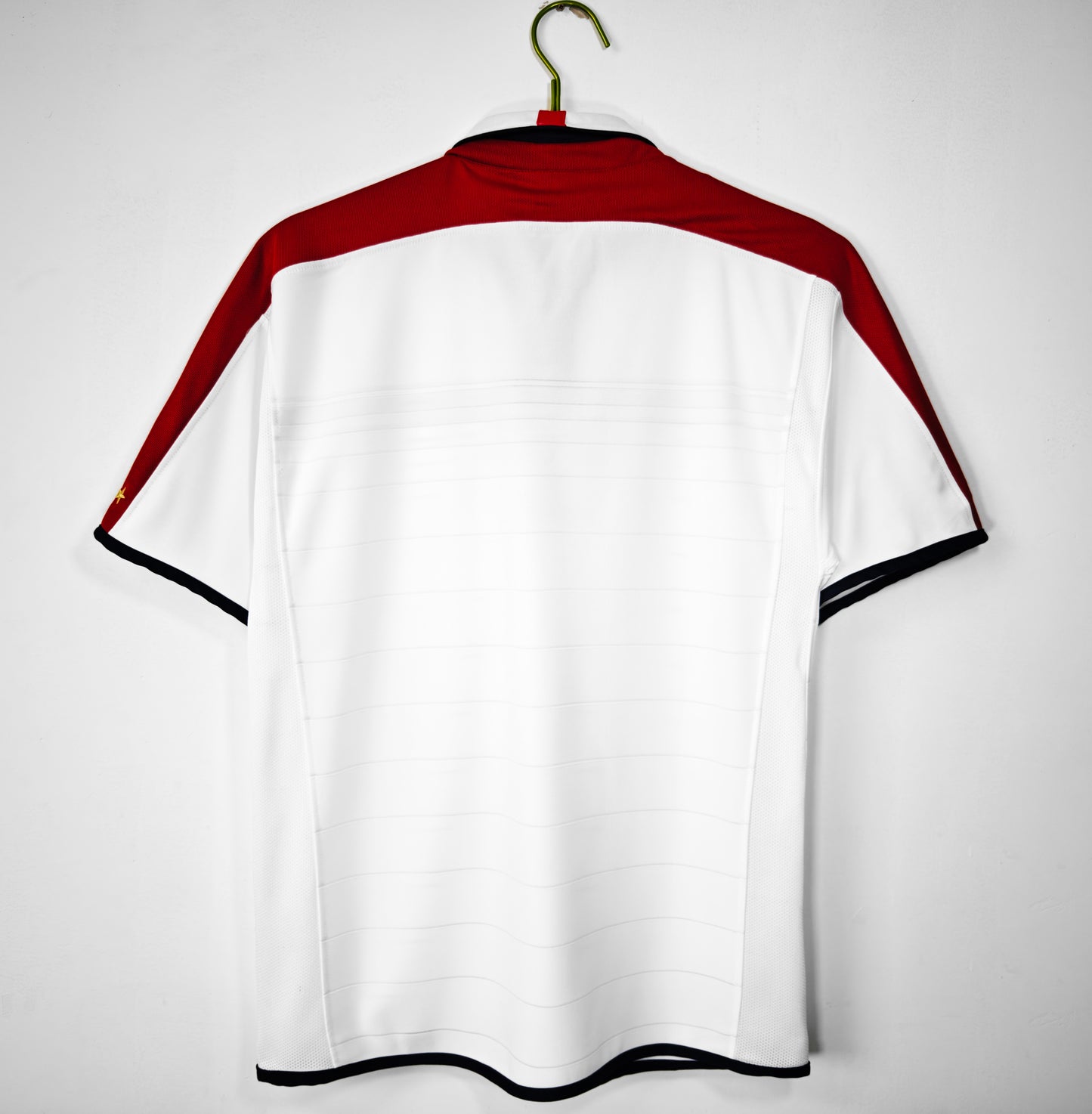 Camiseta Inglaterra Umbro Local 2001–2003 – Blanca con paneles rojos (Mundial 2002)