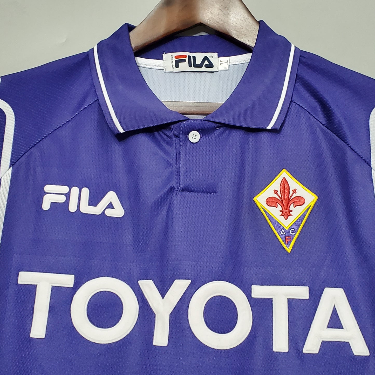 ACF Fiorentina “TOYOTA” 2000–02 — Camiseta home Fila violeta (mangas blancas)