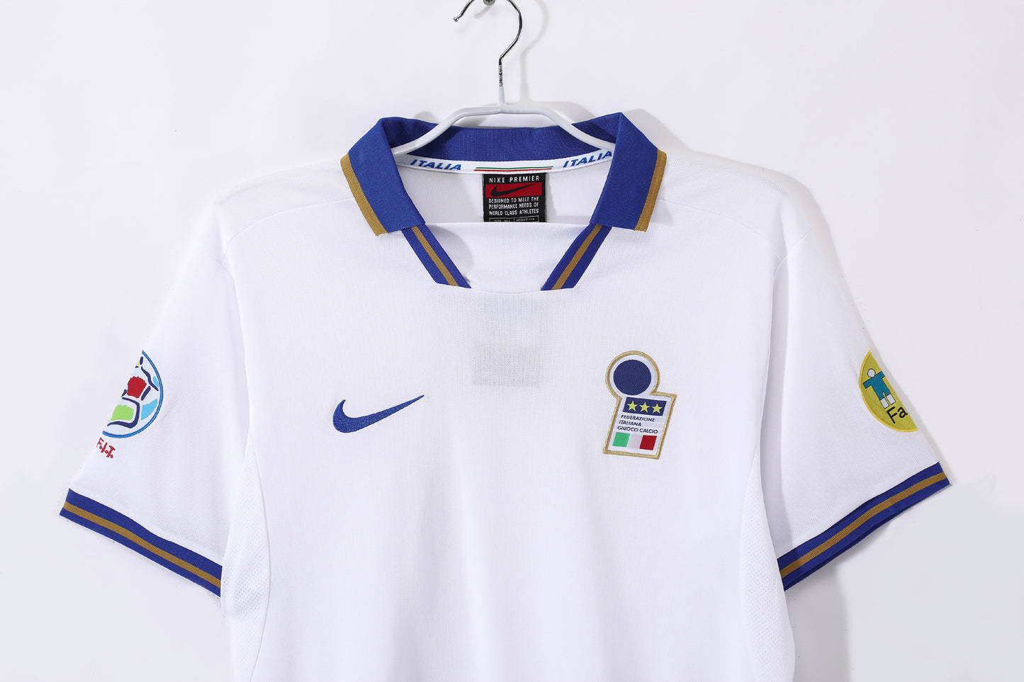Camiseta Italia Nike Away 1998 – Centenario FIGC (Francia ’98) con parches