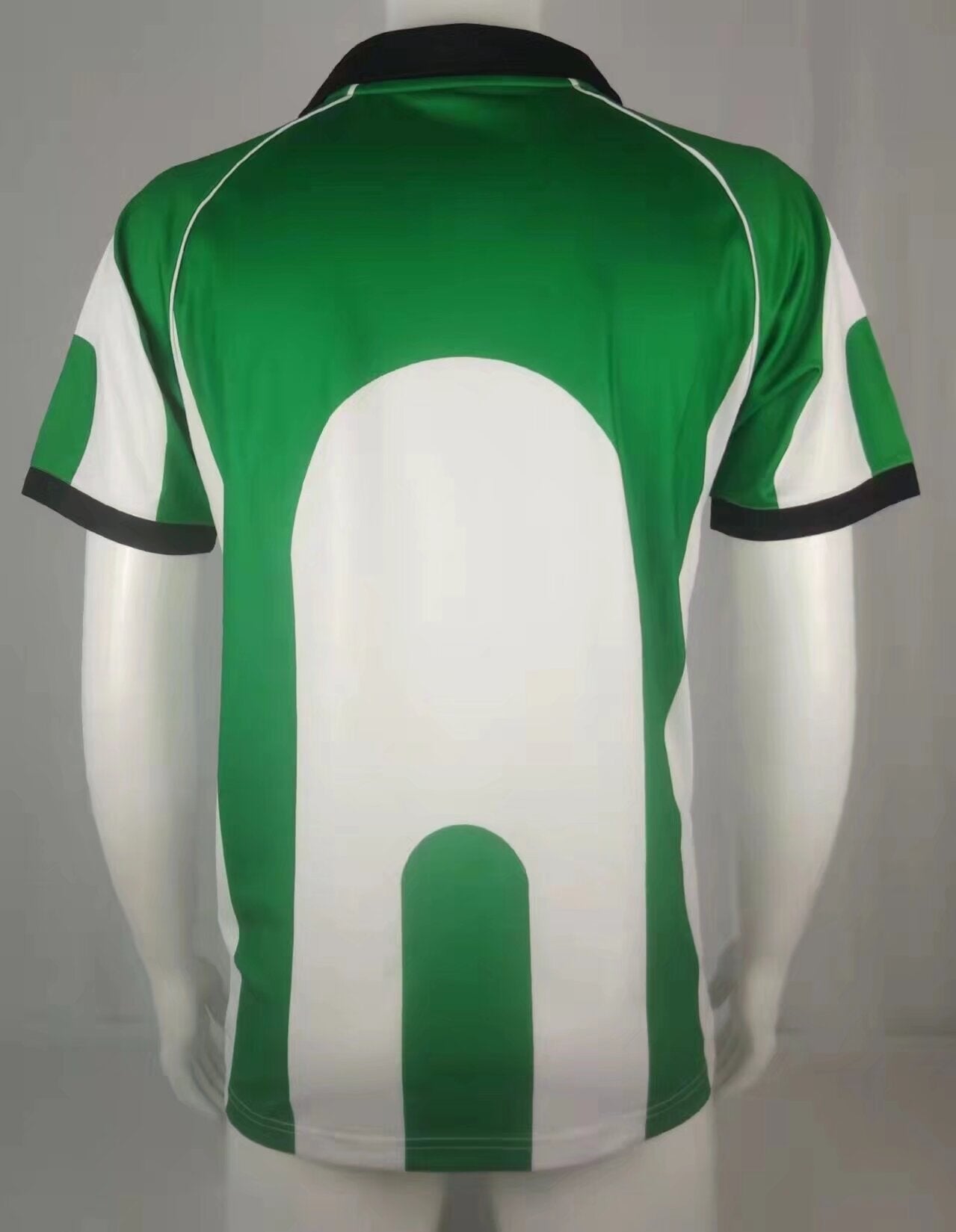 Real Betis 1995–97 — Camiseta home Kappa verde/blanca (cuello negro)
