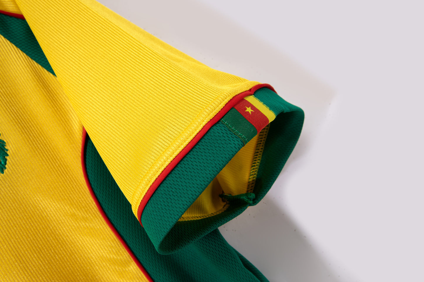 Camiseta Camerún Puma Visitante 2002–2004 – Amarilla/Verde – Leones Indomables