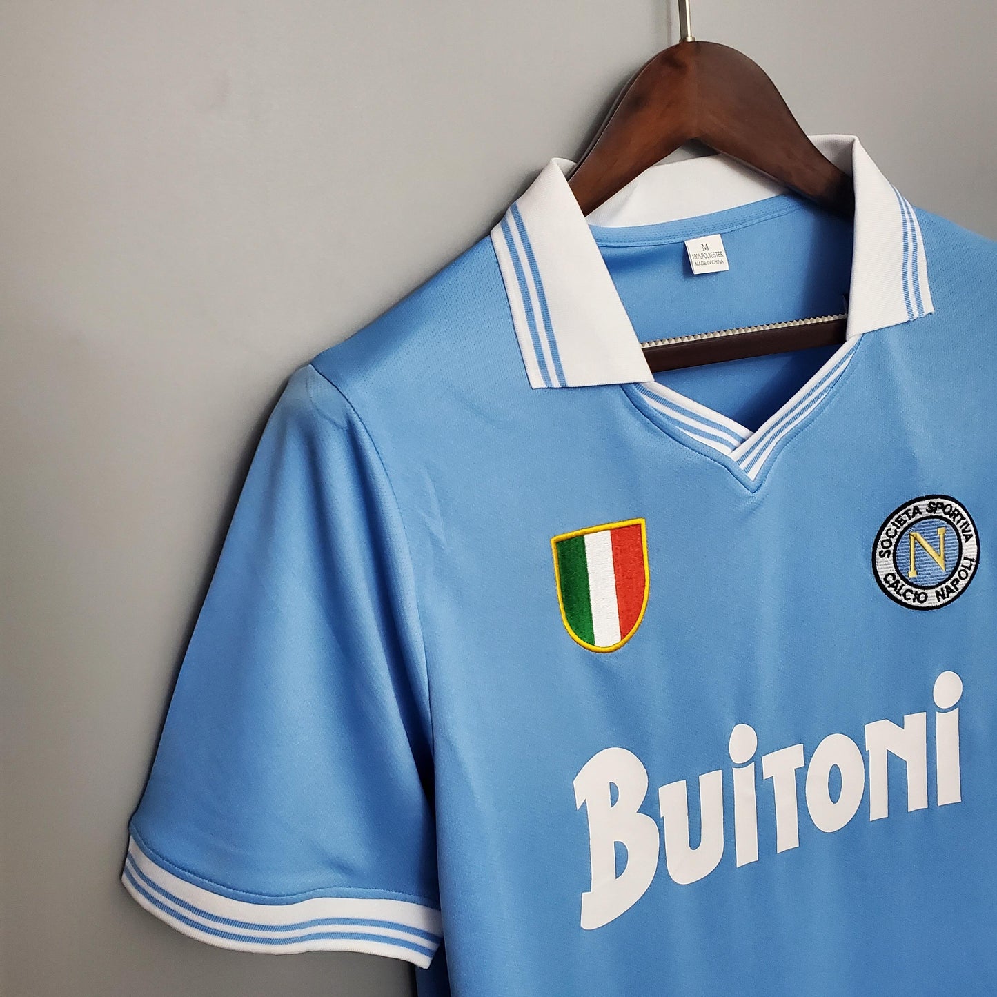 SSC Napoli “Buitoni” Scudetto 1987–88 — Camiseta home celeste (cuello blanco)