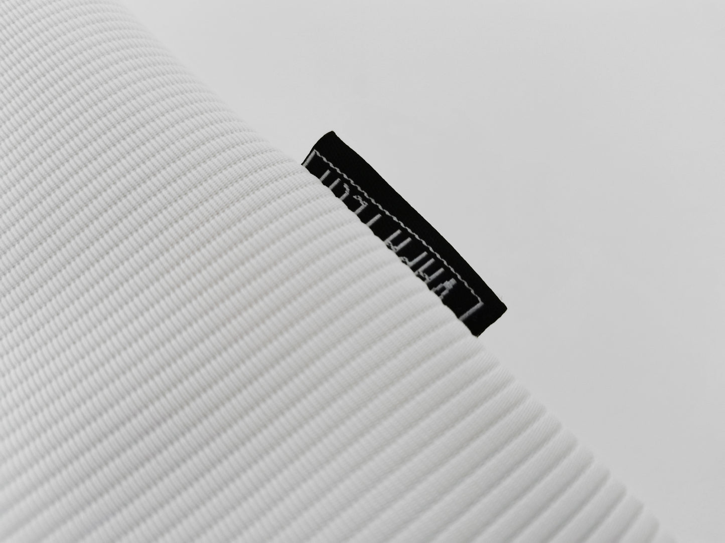 Inglaterra Umbro — Home blanca 2010-12 | “Tailored by Umbro”, minimalismo clásico
