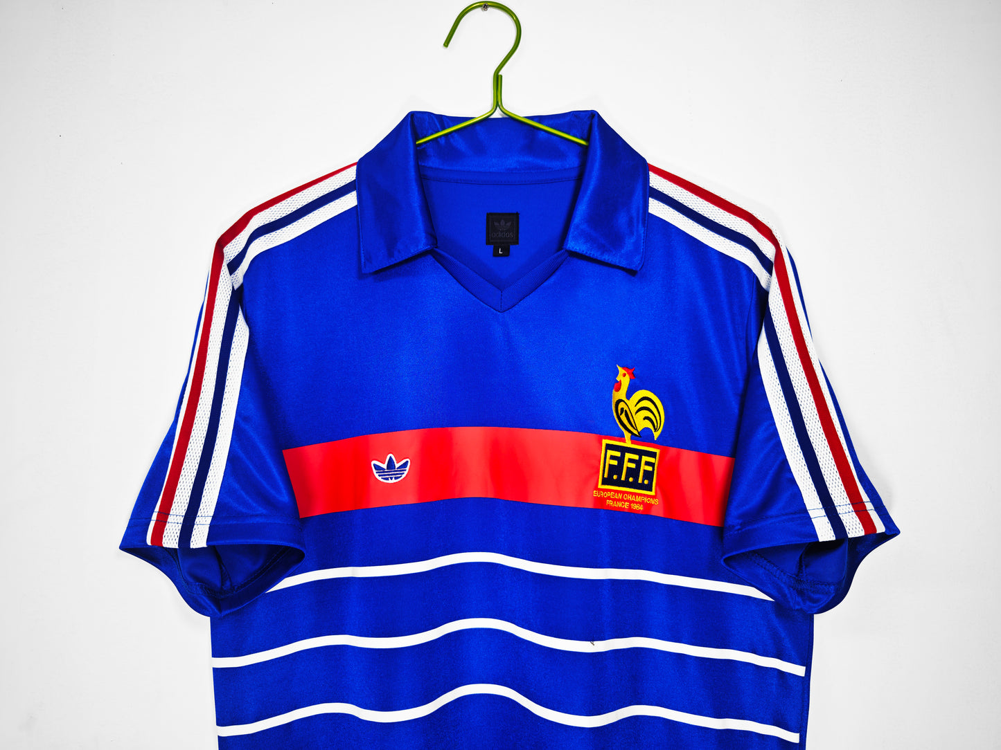 Camiseta Francia adidas Local 1982/83 (España ’82) – Azul con banda roja y líneas blancas (Trefoil)