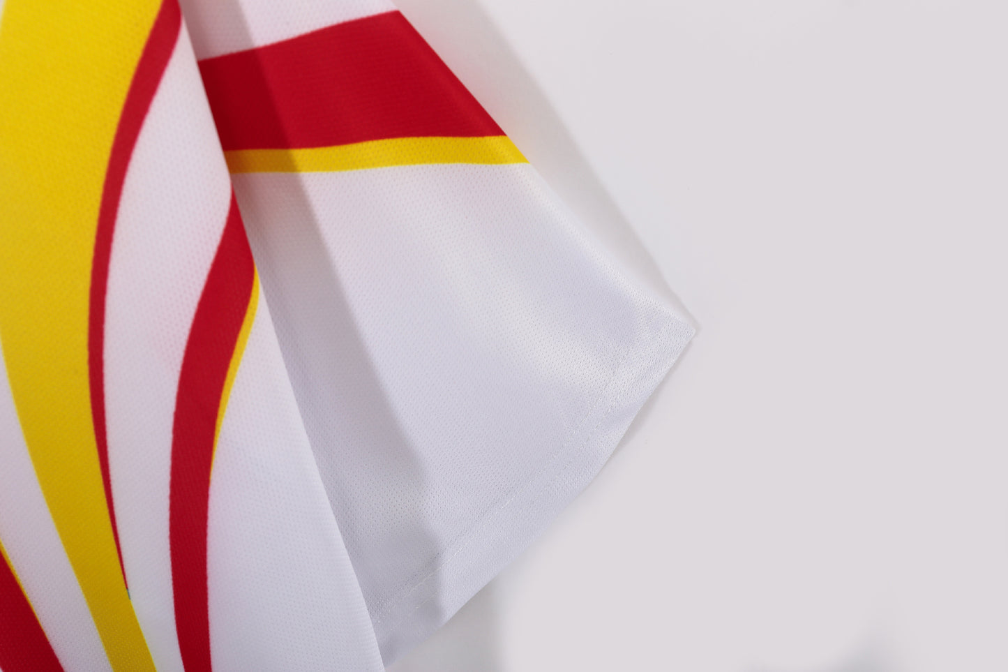 España 1994–96 Away (Blanca con arcos rojo/amarillo) – adidas Equipment