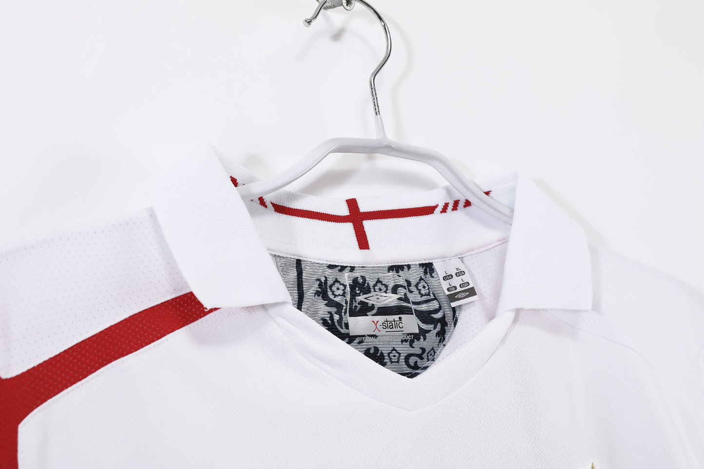 Camiseta Inglaterra Umbro Local 2006–2008 – Blanca con cruz roja (Mundial 2006)